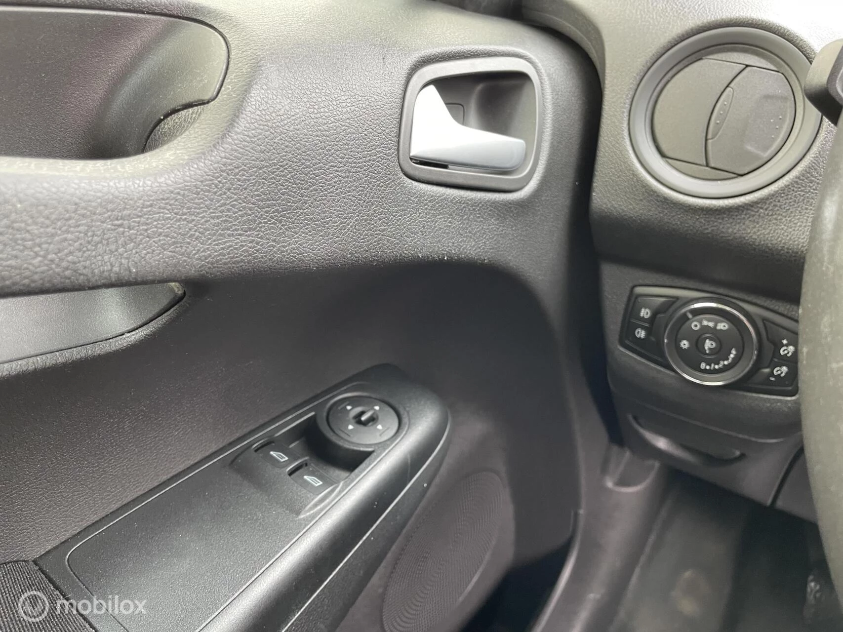 Hoofdafbeelding Ford Transit Courier