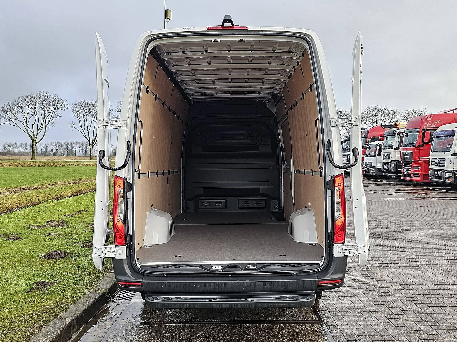 Hoofdafbeelding Mercedes-Benz eSprinter