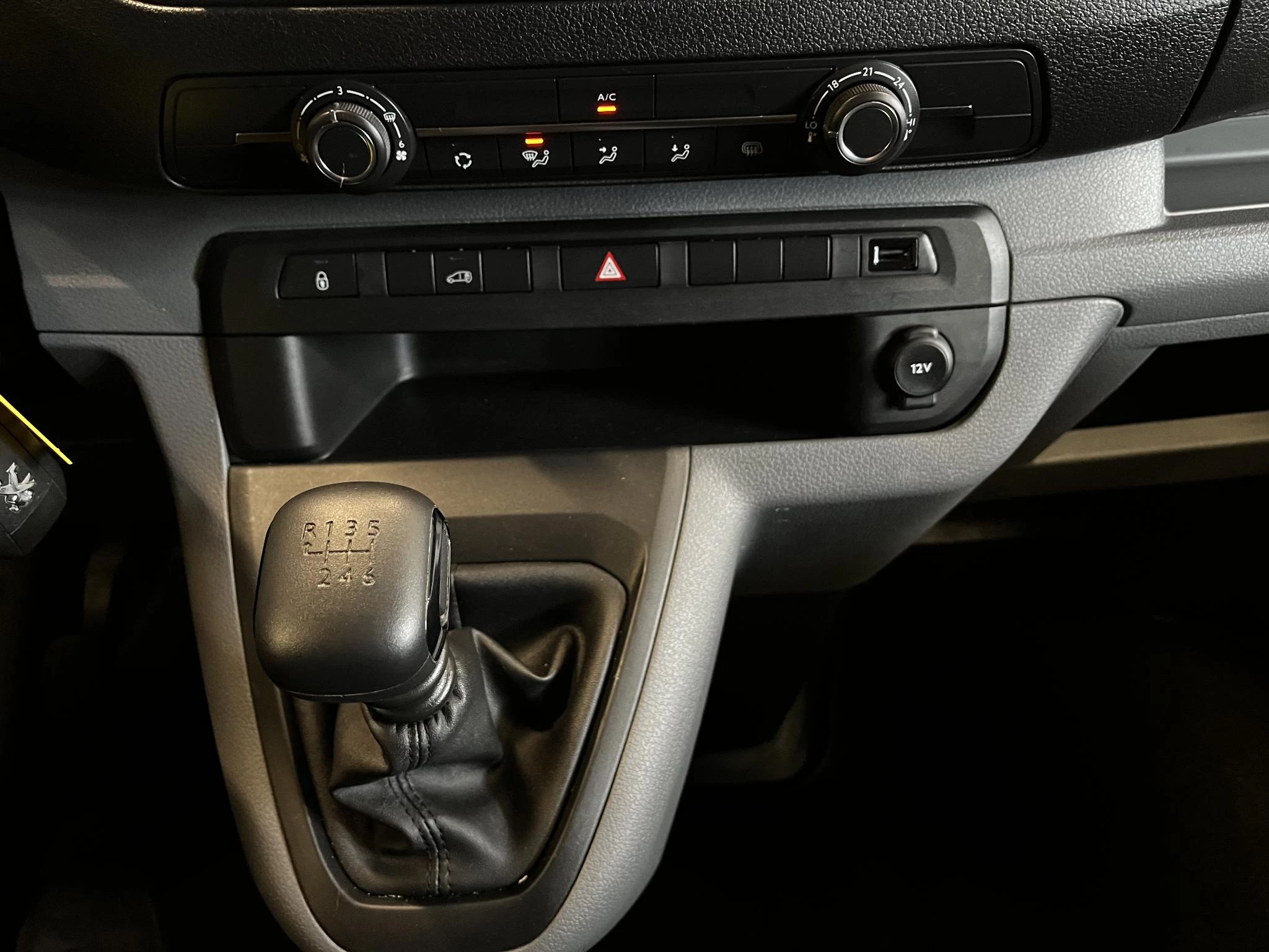 Hoofdafbeelding Peugeot Expert