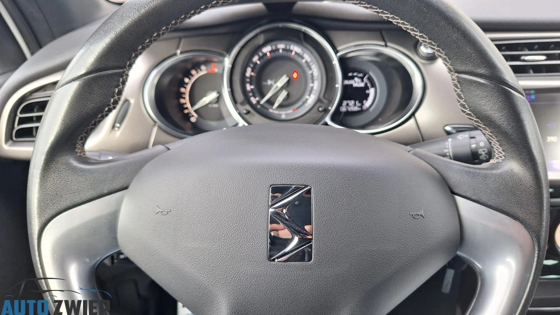 Hoofdafbeelding DS DS 3