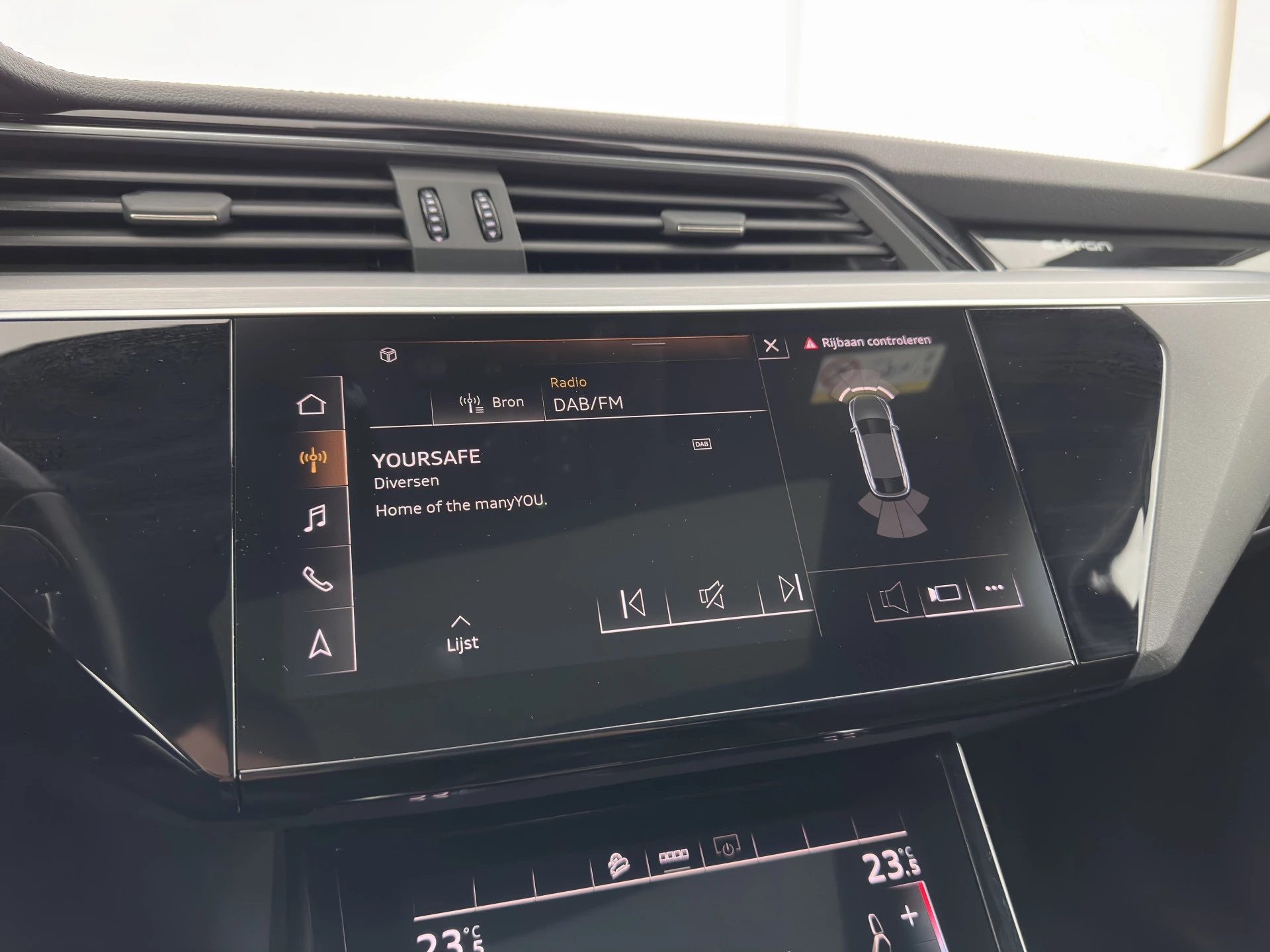 Hoofdafbeelding Audi e-tron