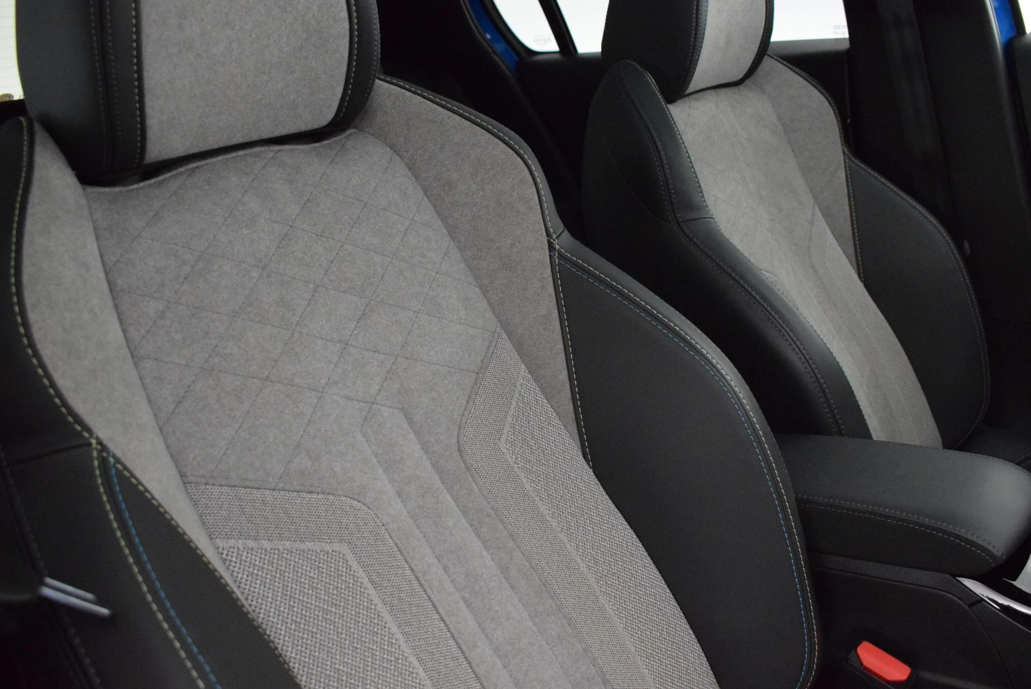 Hoofdafbeelding Peugeot e-208