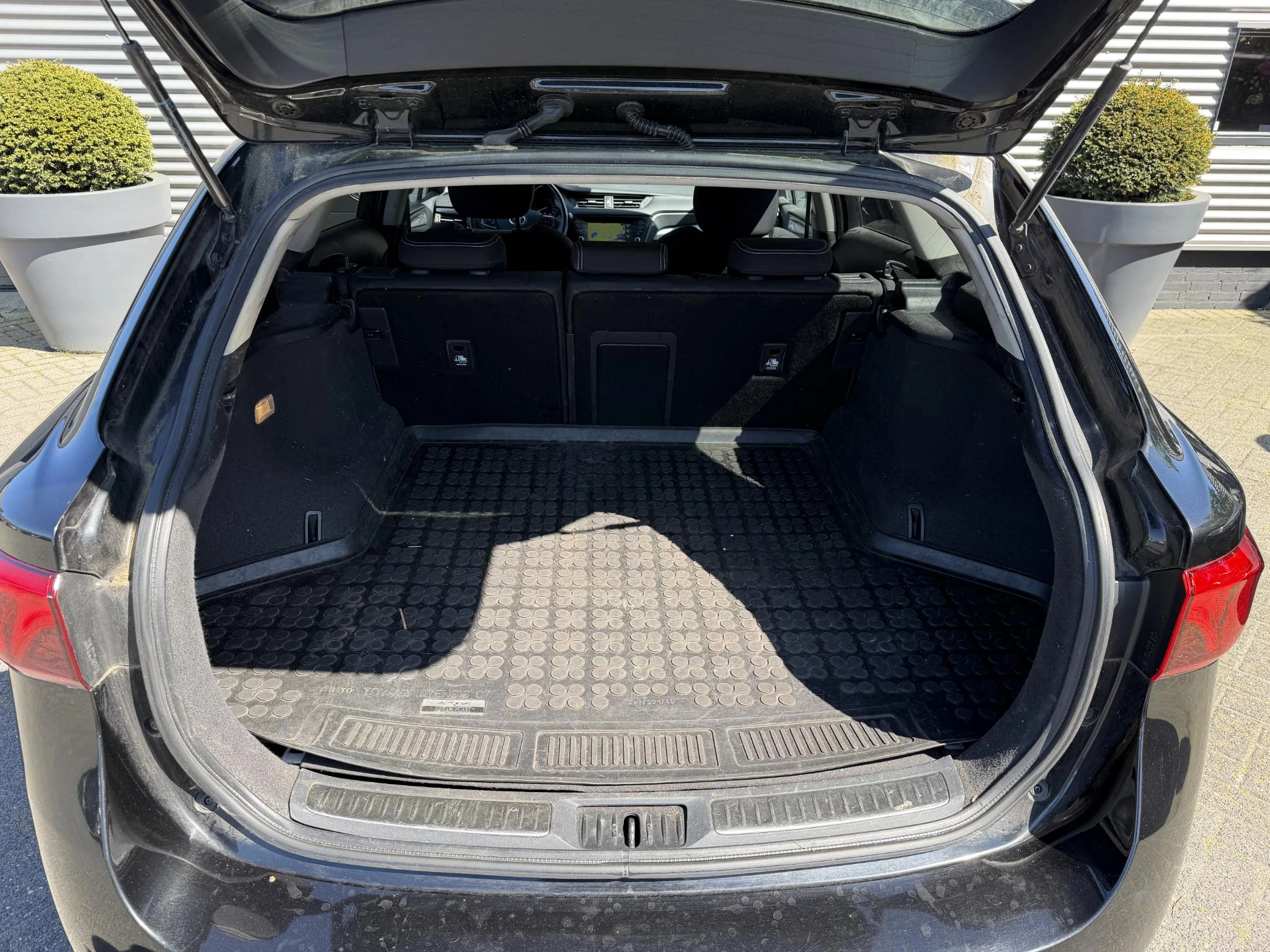 Hoofdafbeelding Toyota Avensis