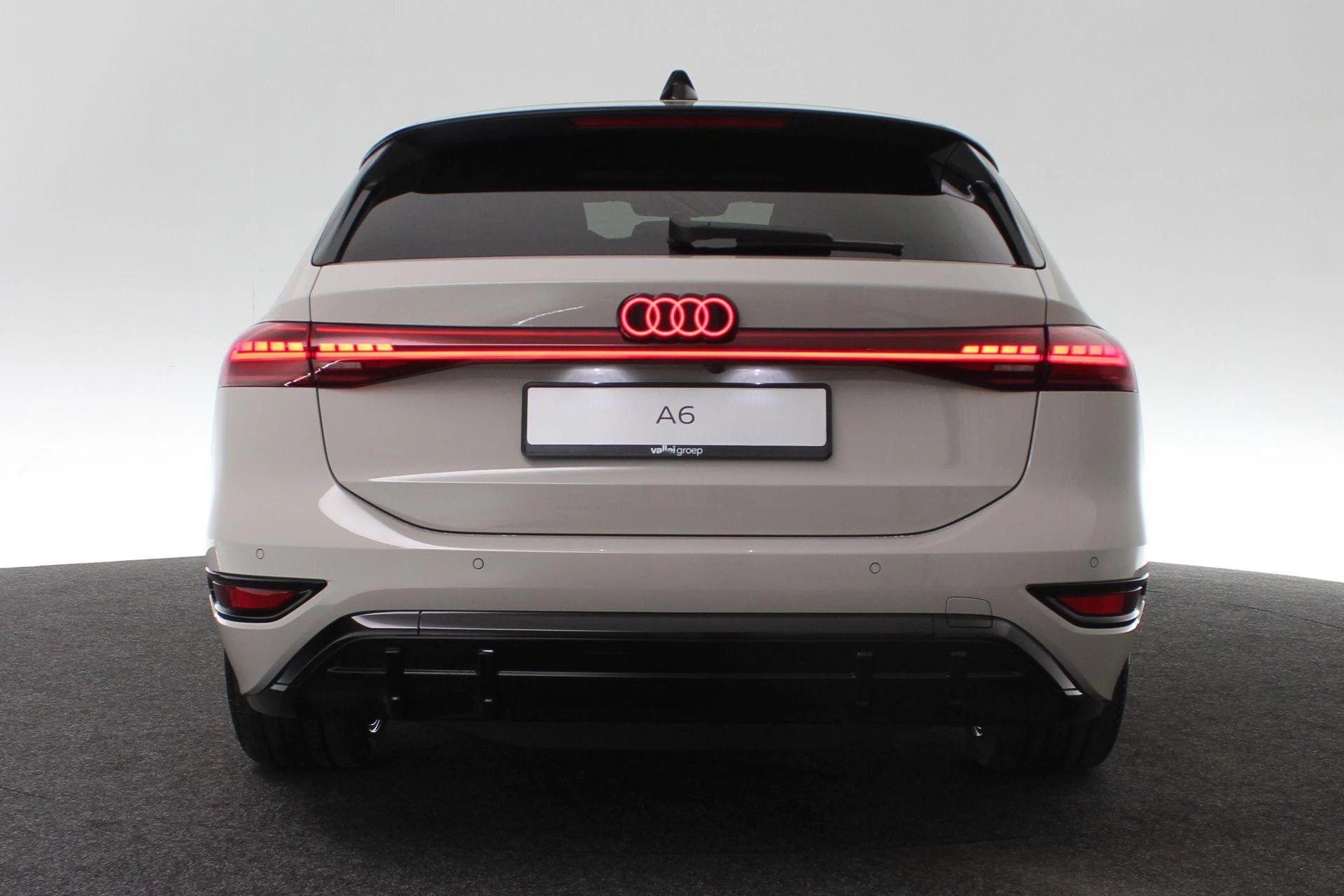Hoofdafbeelding Audi A6 Avant e-tron