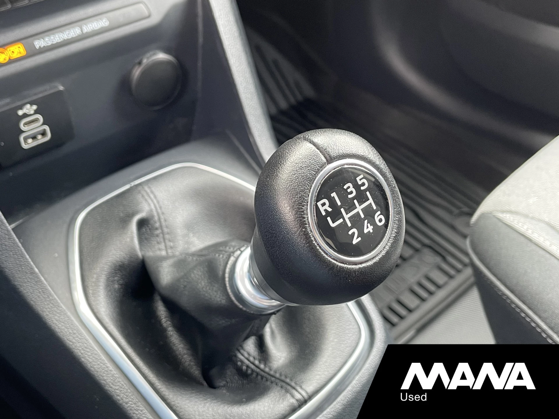 Hoofdafbeelding Ford Transit Courier