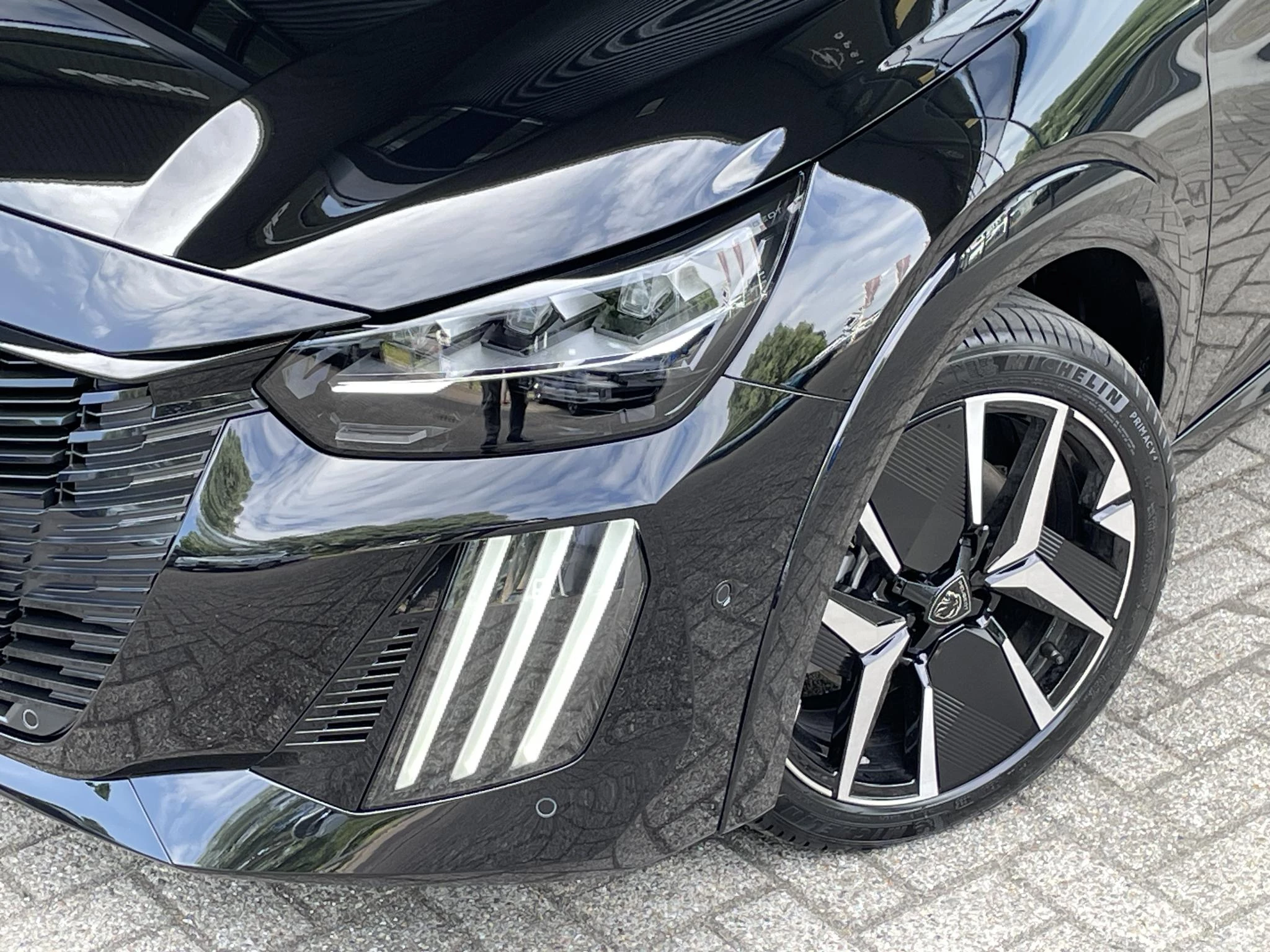 Hoofdafbeelding Peugeot e-208