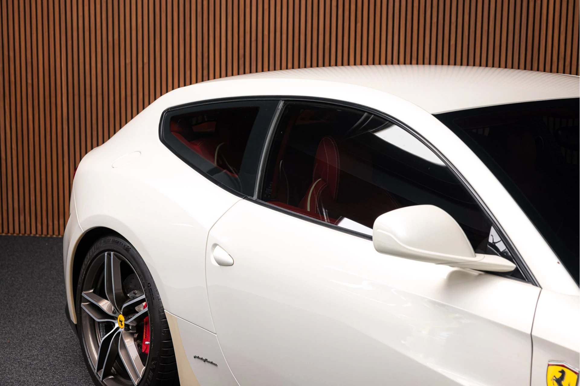 Hoofdafbeelding Ferrari FF