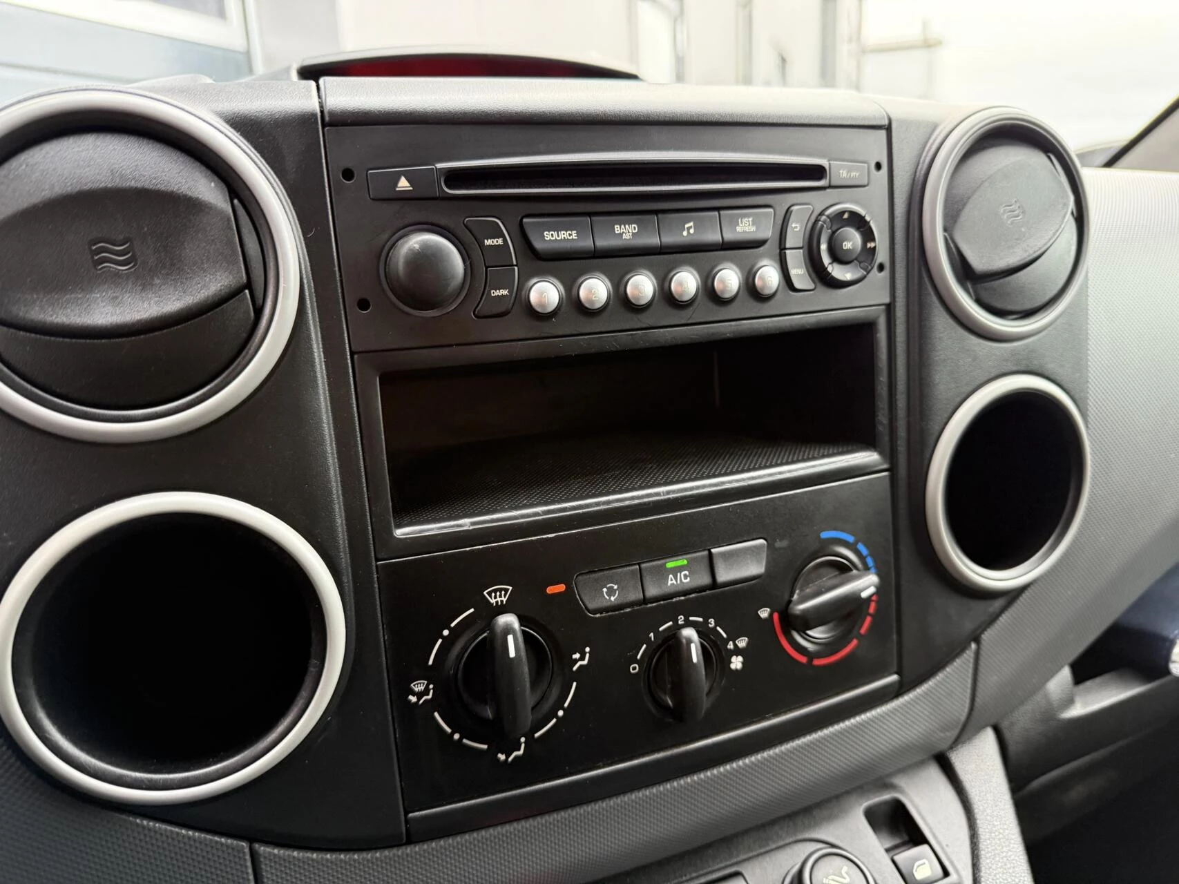 Hoofdafbeelding Peugeot Partner