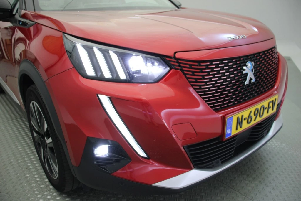 Hoofdafbeelding Peugeot e-2008