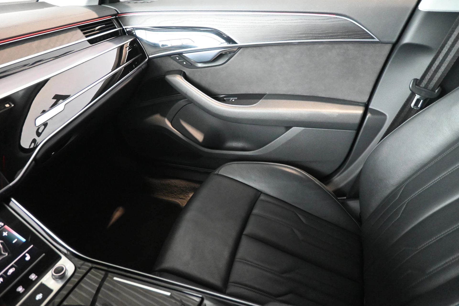 Hoofdafbeelding Audi A8