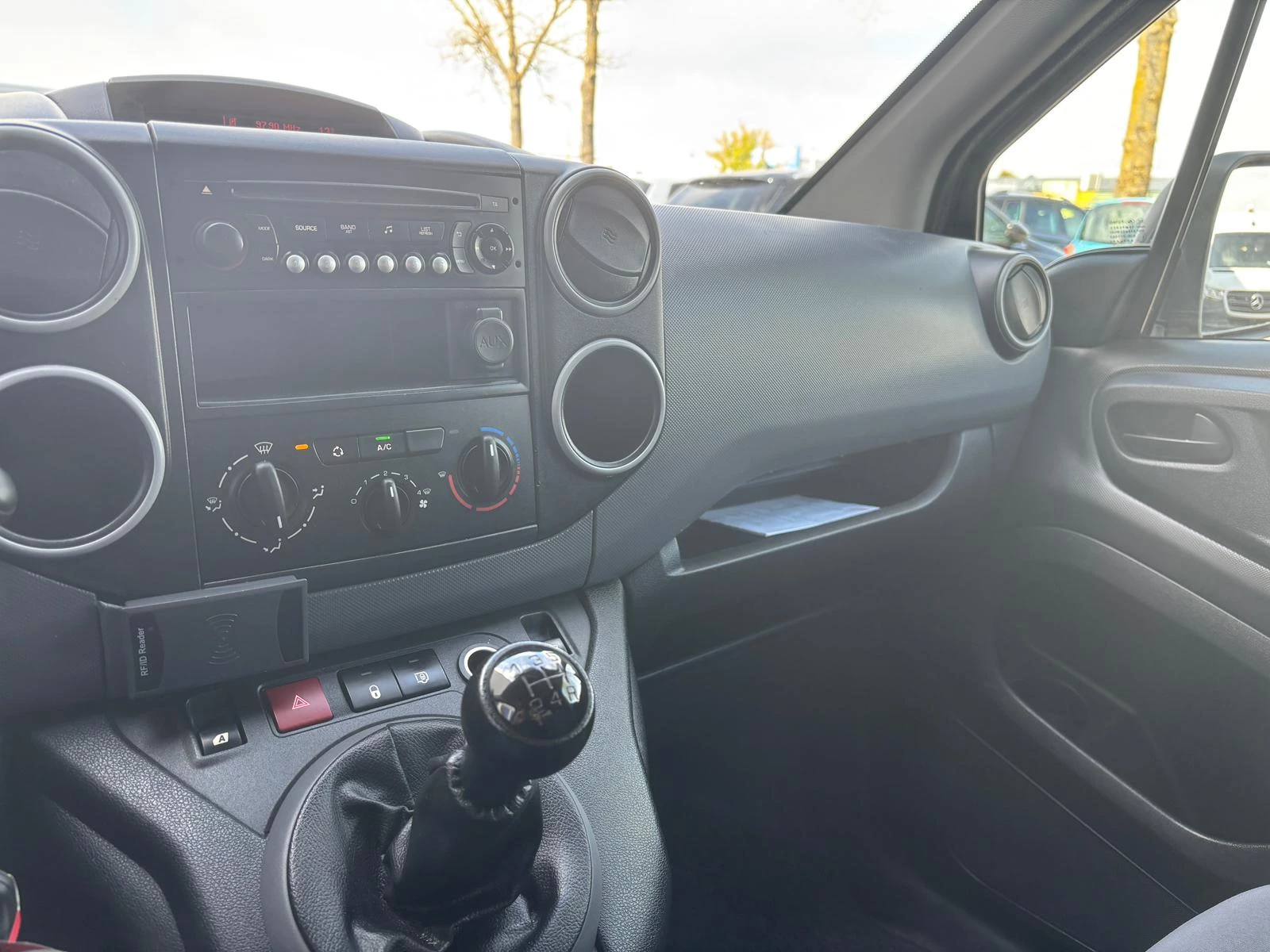 Hoofdafbeelding Peugeot Partner