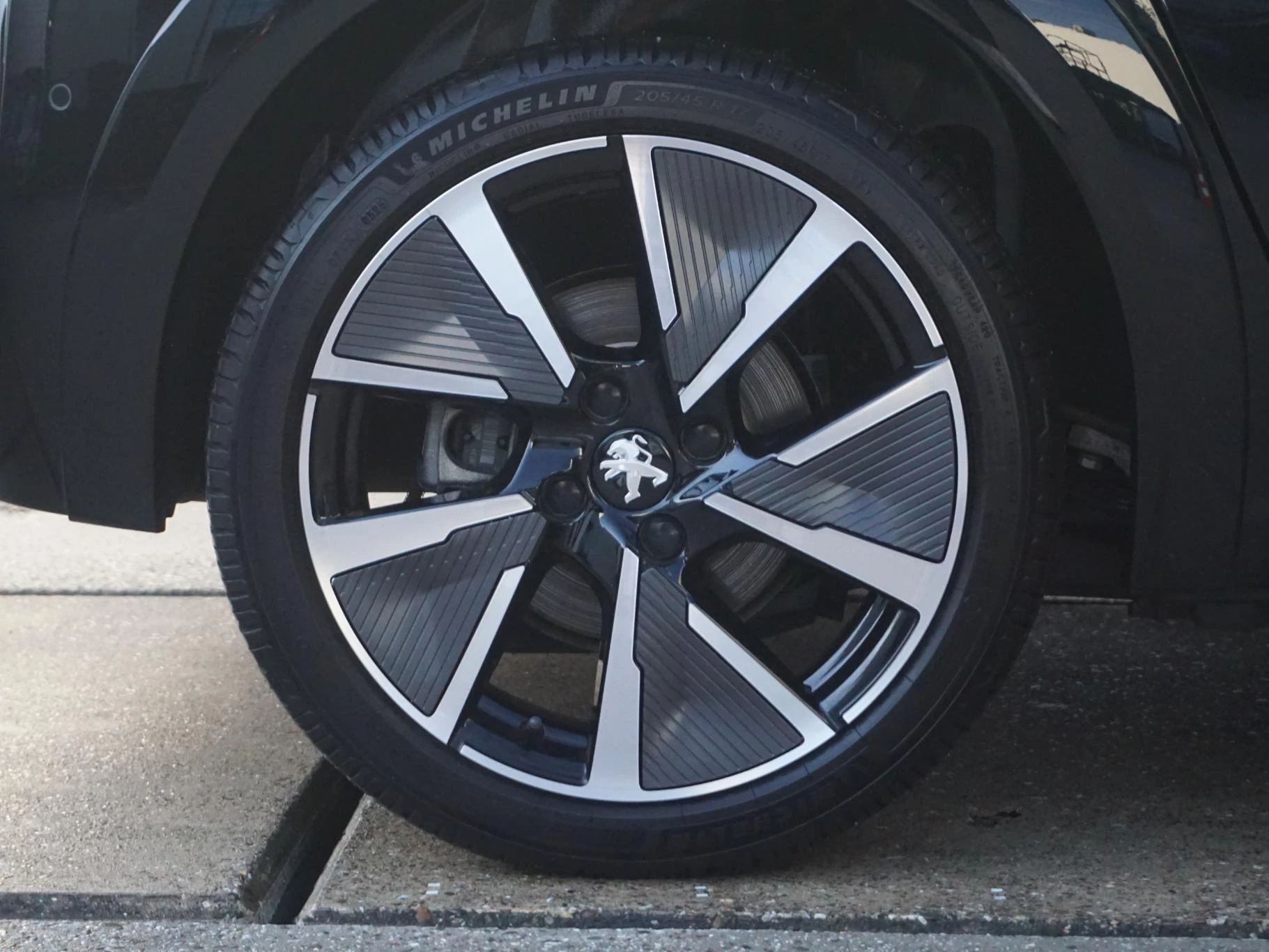 Hoofdafbeelding Peugeot e-208