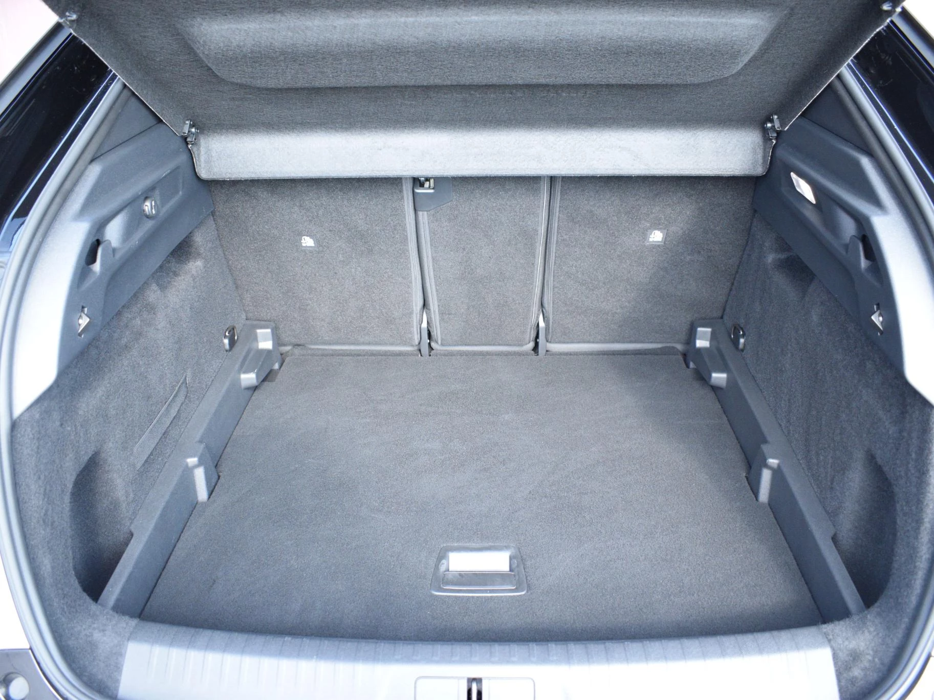 Hoofdafbeelding Peugeot e-3008