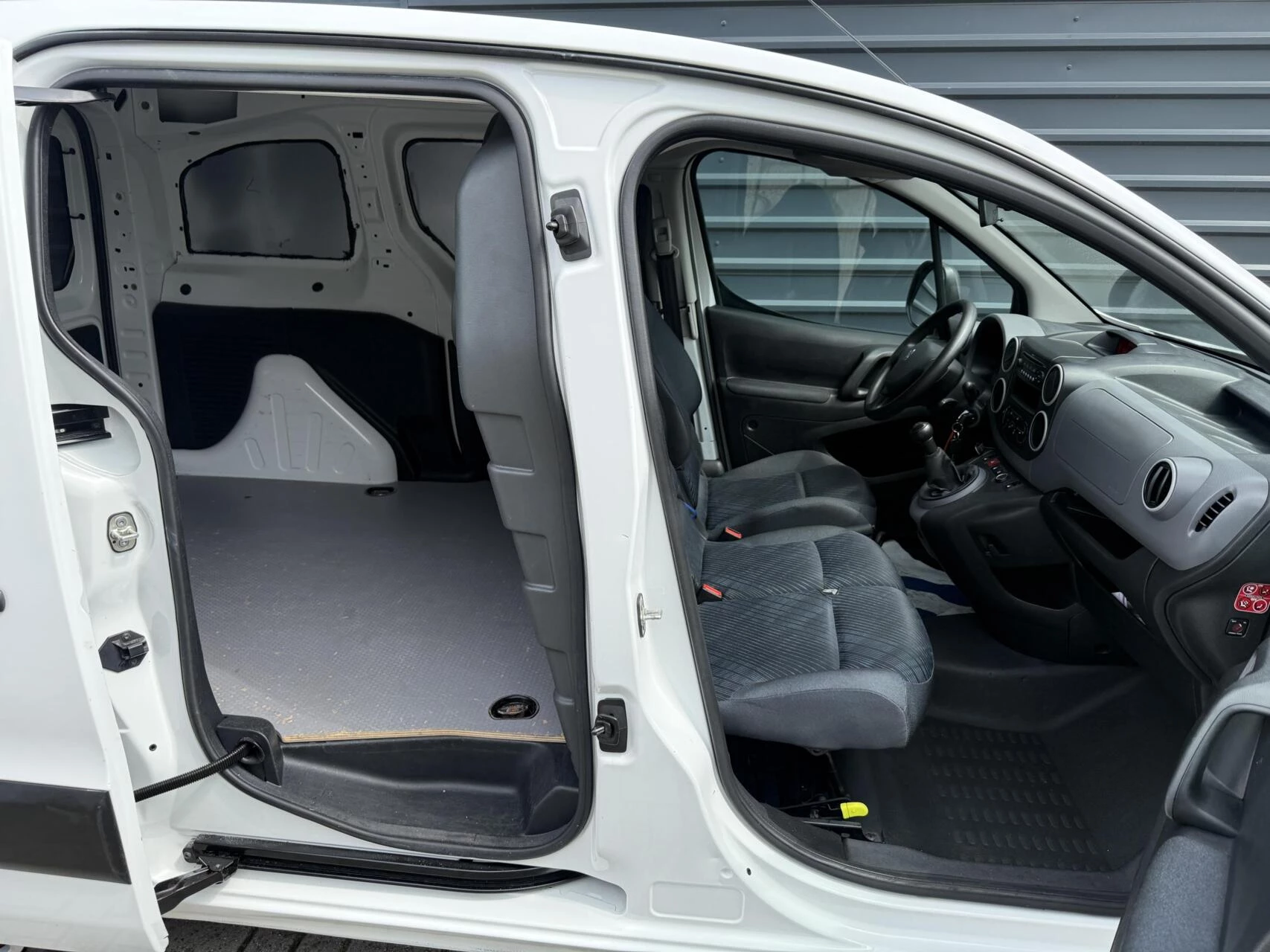 Hoofdafbeelding Peugeot Partner
