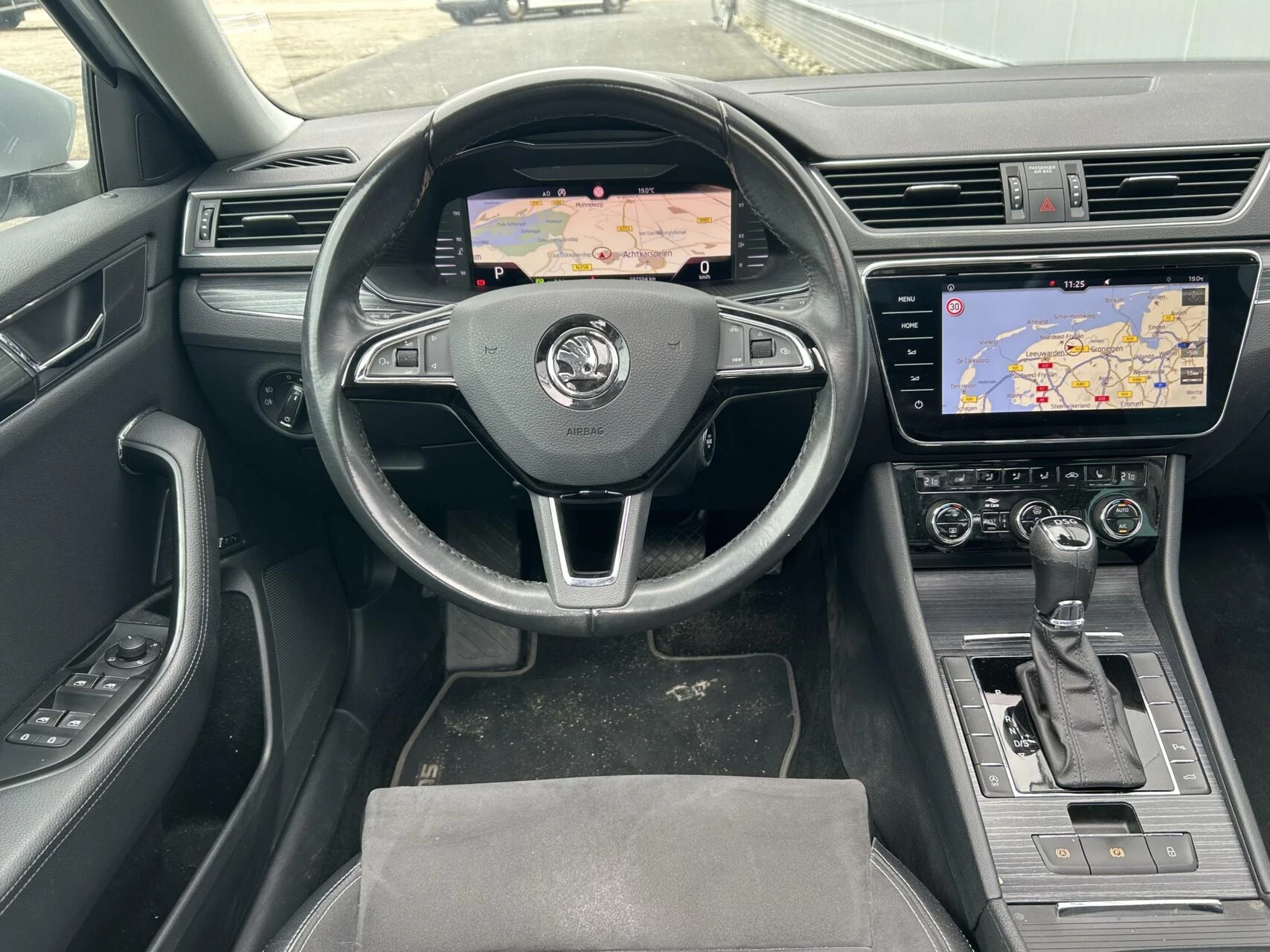 Hoofdafbeelding Škoda Superb