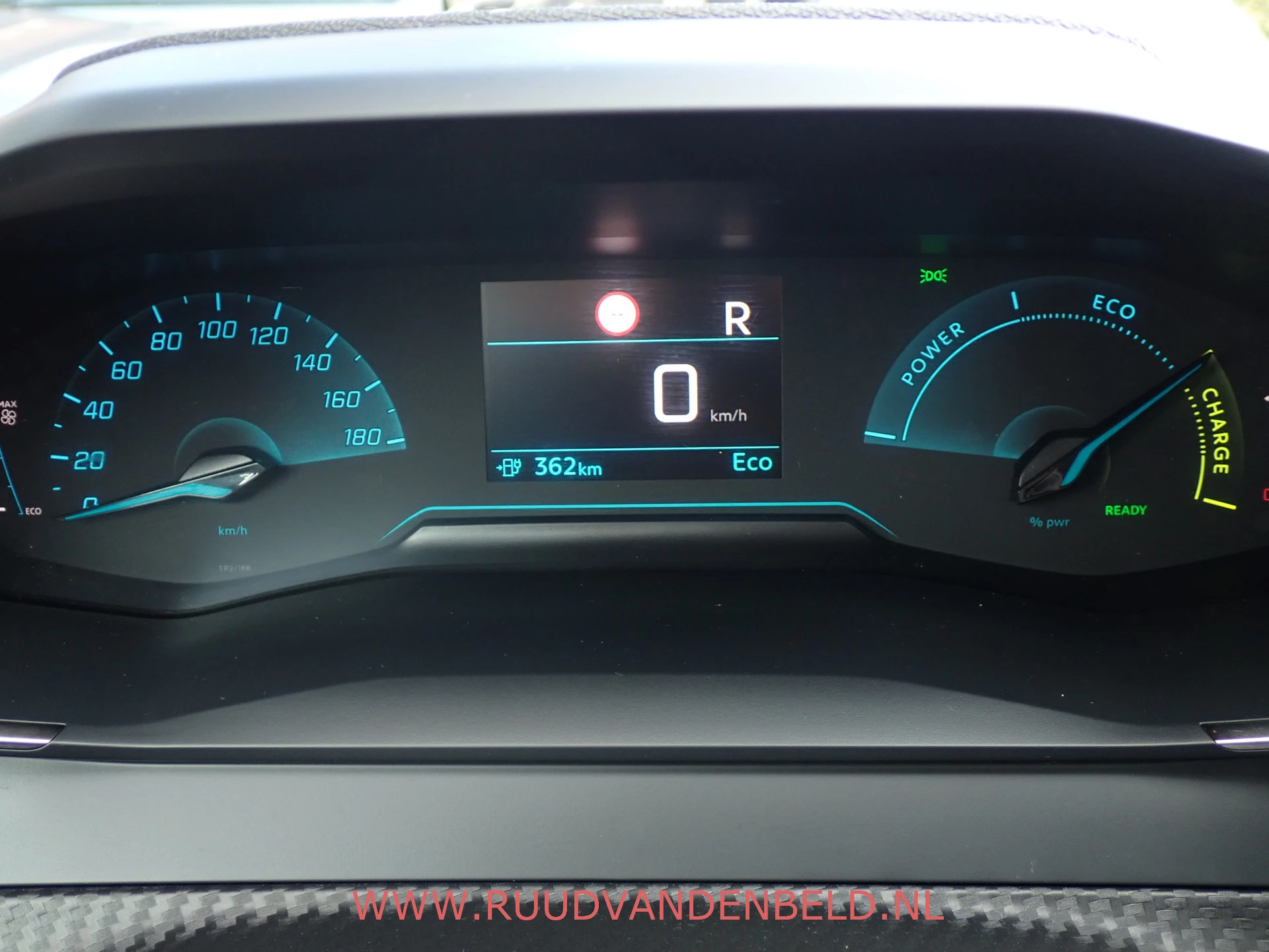 Hoofdafbeelding Peugeot e-208