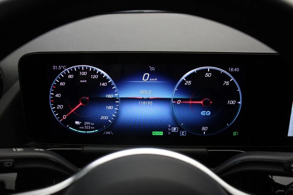 Hoofdafbeelding Mercedes-Benz EQA