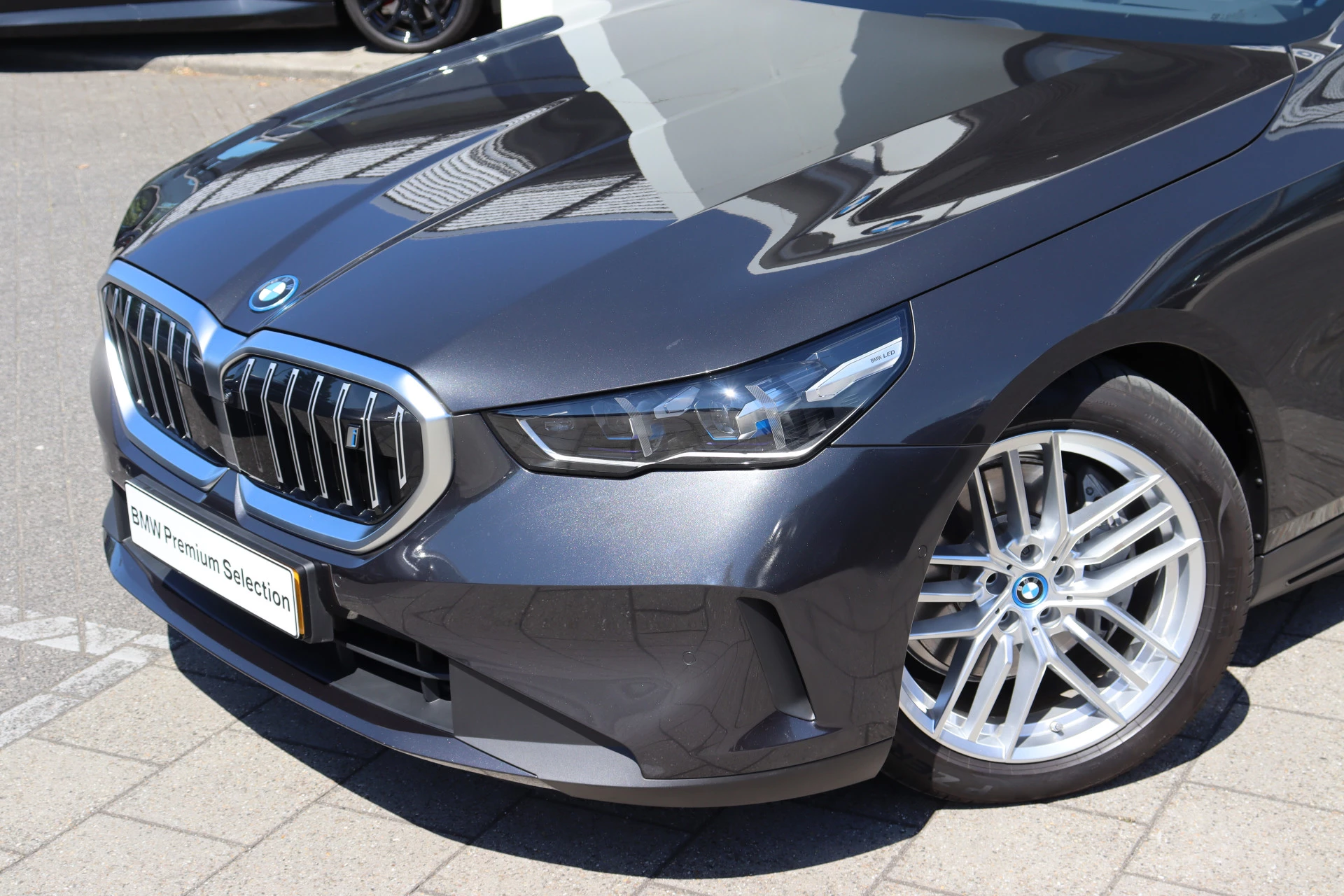 Hoofdafbeelding BMW i5