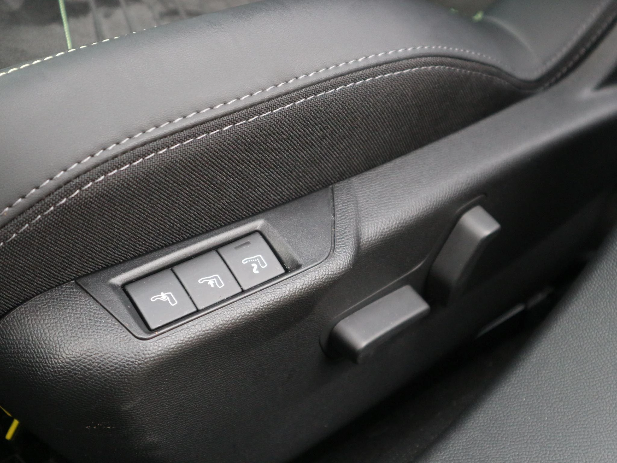 Hoofdafbeelding Peugeot e-2008