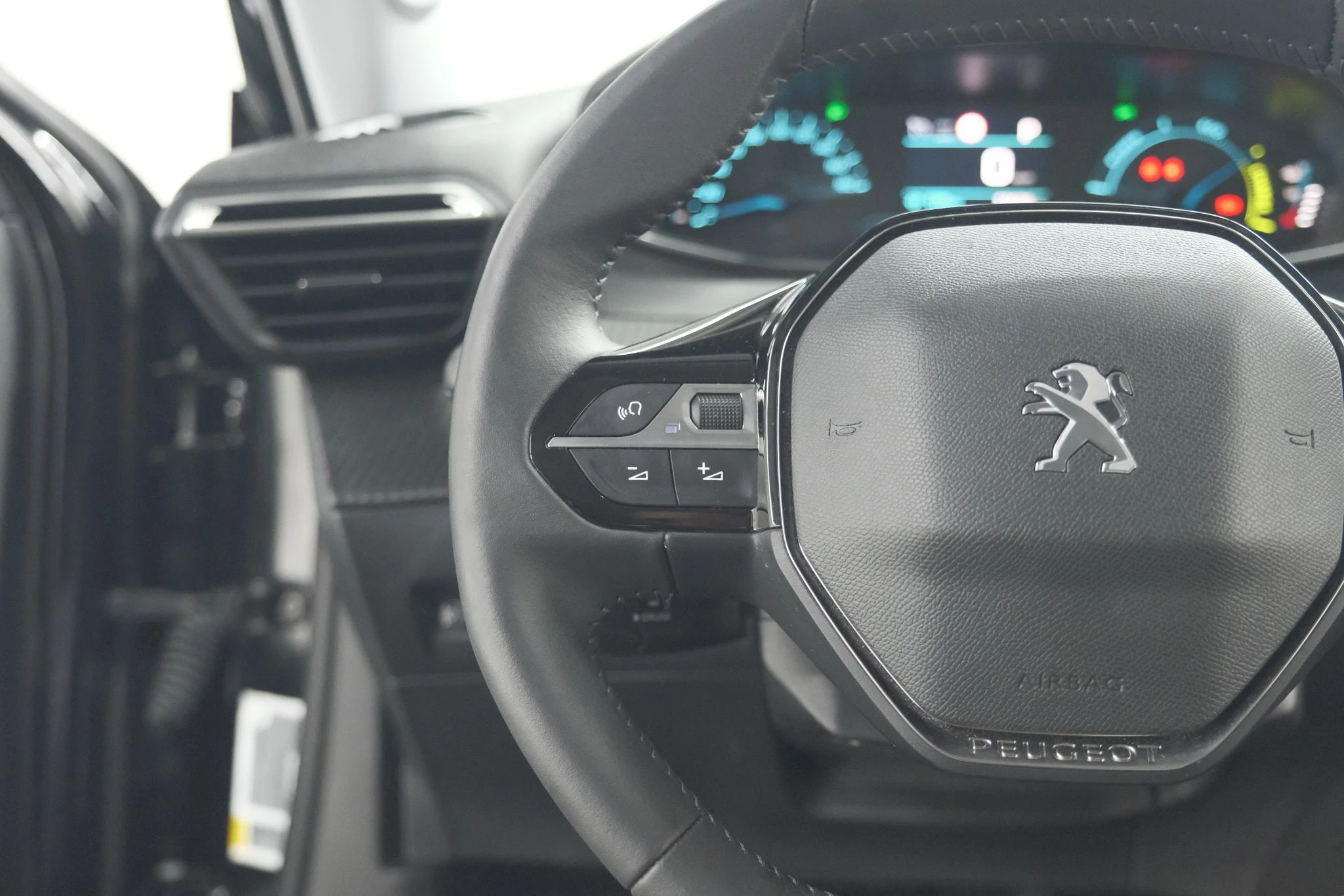 Hoofdafbeelding Peugeot e-2008