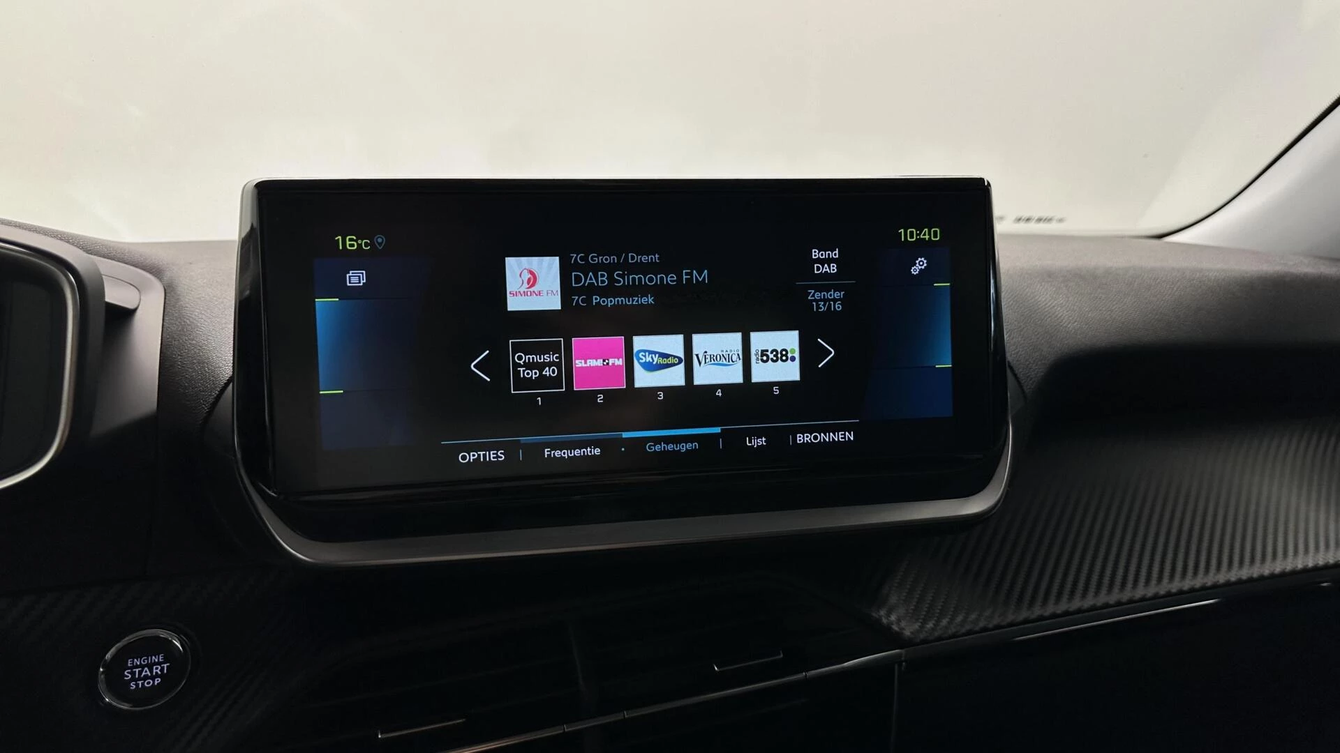 Hoofdafbeelding Peugeot e-2008