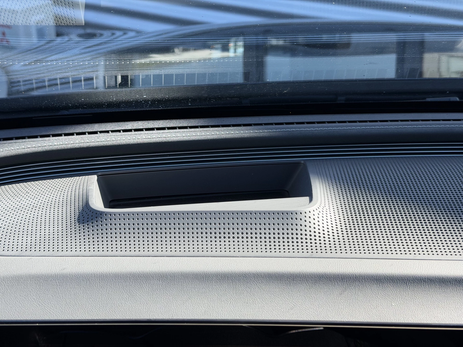 Hoofdafbeelding Mercedes-Benz EQC