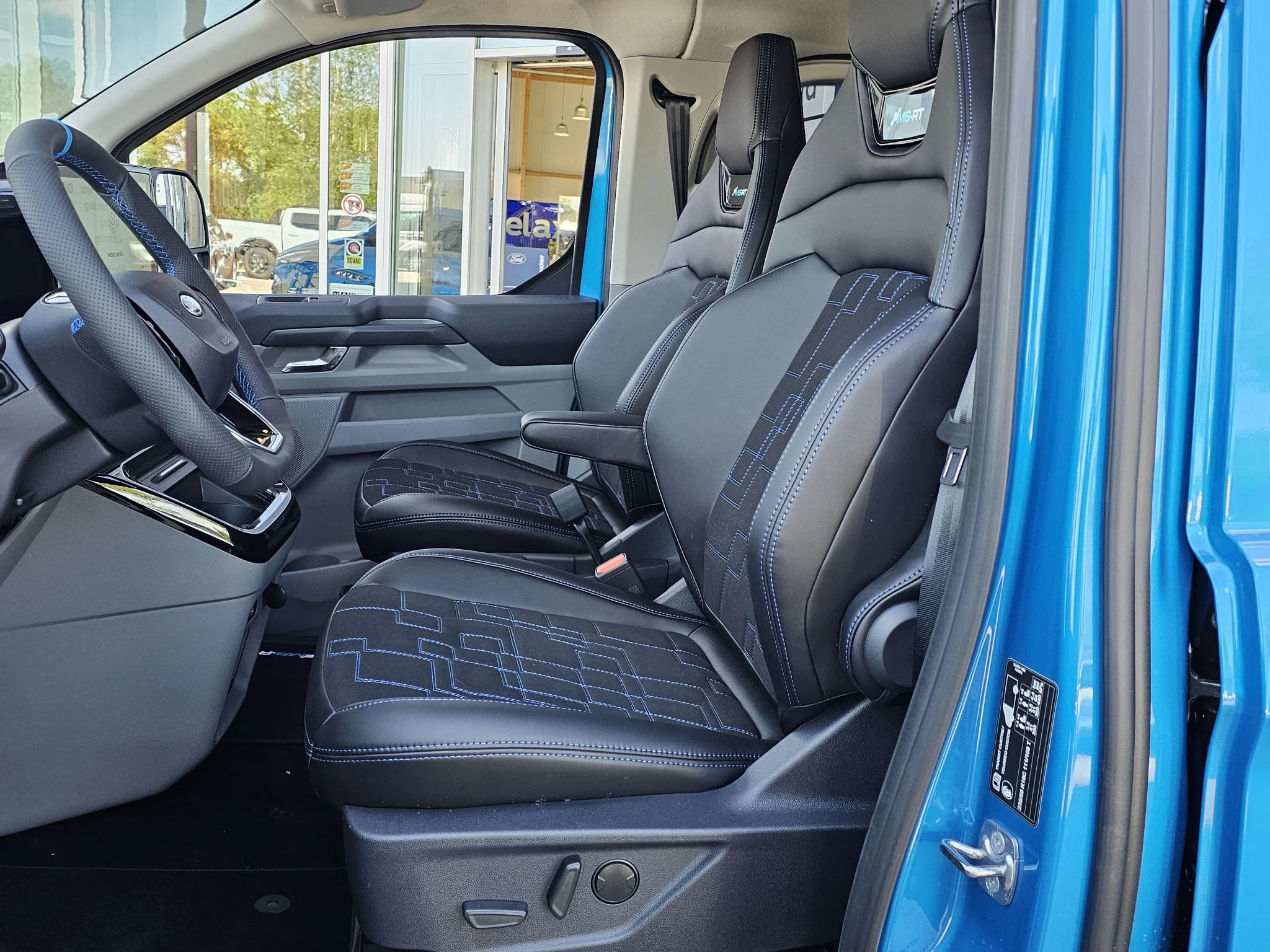 Hoofdafbeelding Ford E-Transit Custom