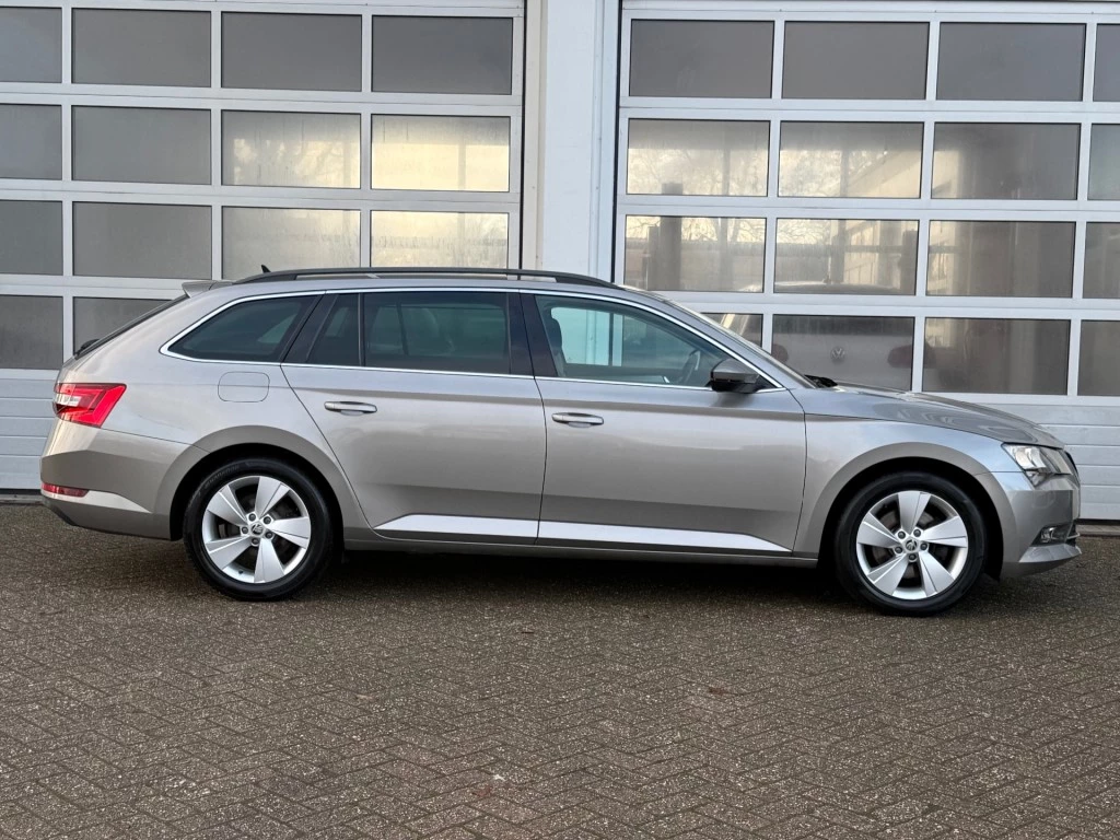 Hoofdafbeelding Škoda Superb