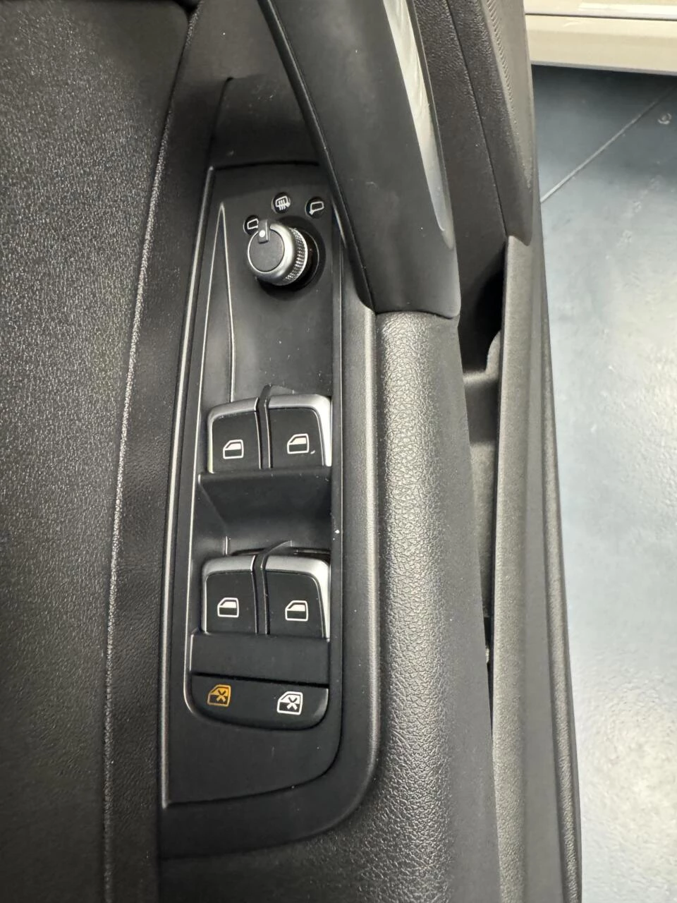 Hoofdafbeelding Audi 1.0 TFSi S-Line Airco-Navigatie-Cr.contr-Lm17''velgen