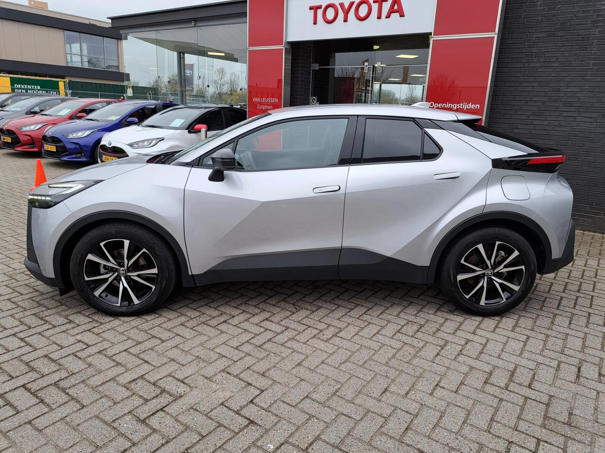 Hoofdafbeelding Toyota C-HR