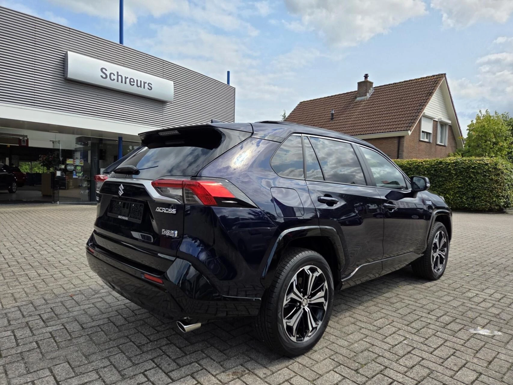 Hoofdafbeelding Suzuki Across