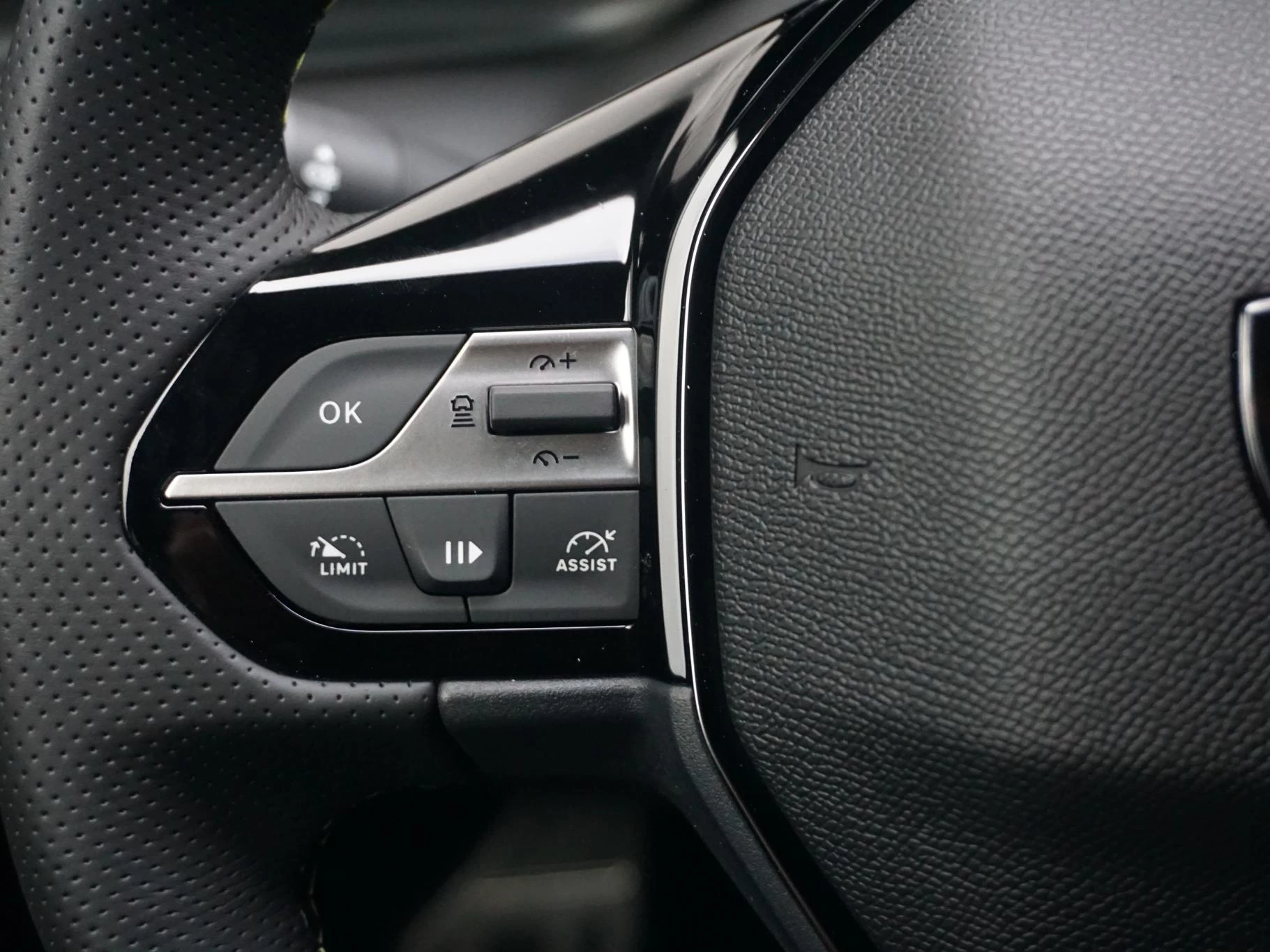 Hoofdafbeelding Peugeot e-308