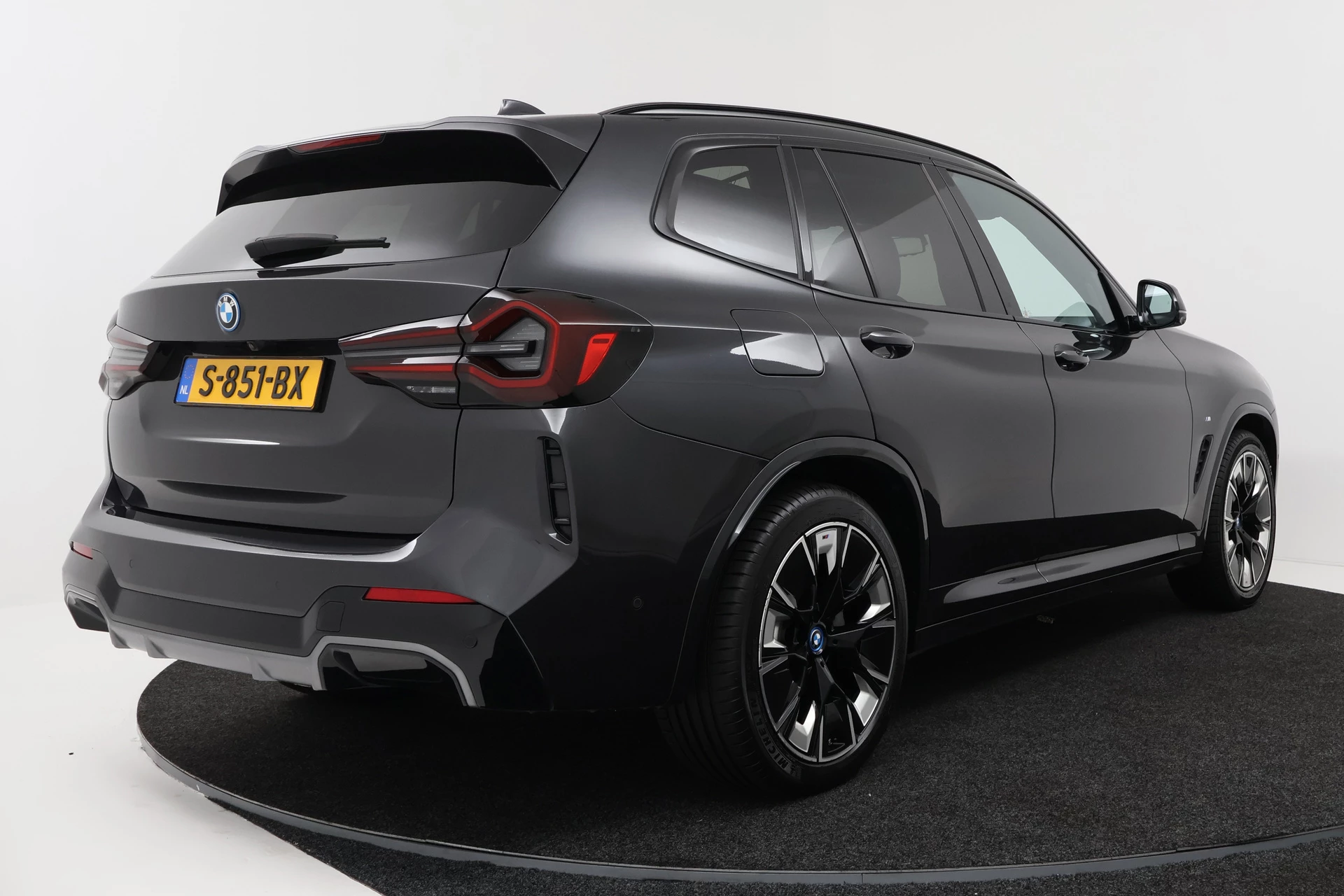 Hoofdafbeelding BMW iX3