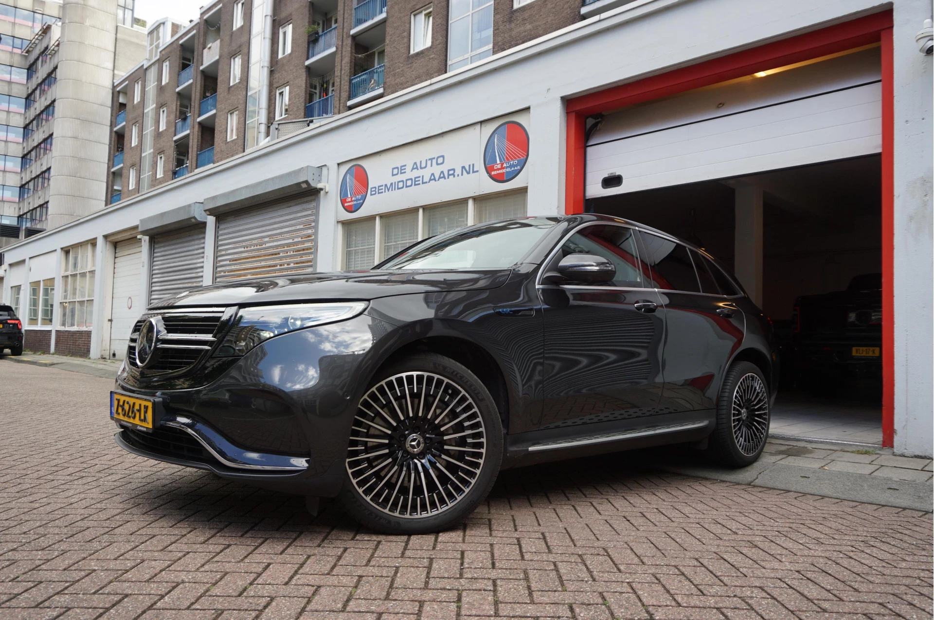 Hoofdafbeelding Mercedes-Benz EQC