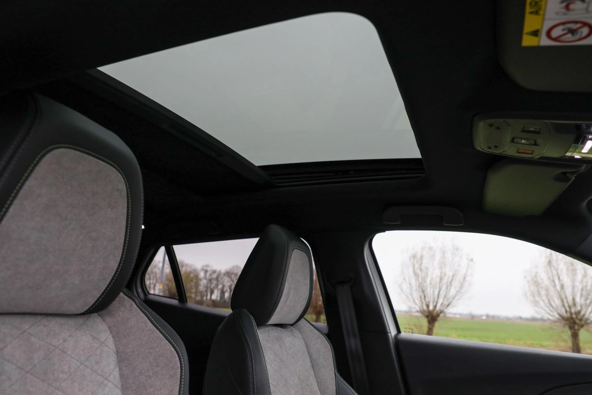 Hoofdafbeelding Peugeot e-2008