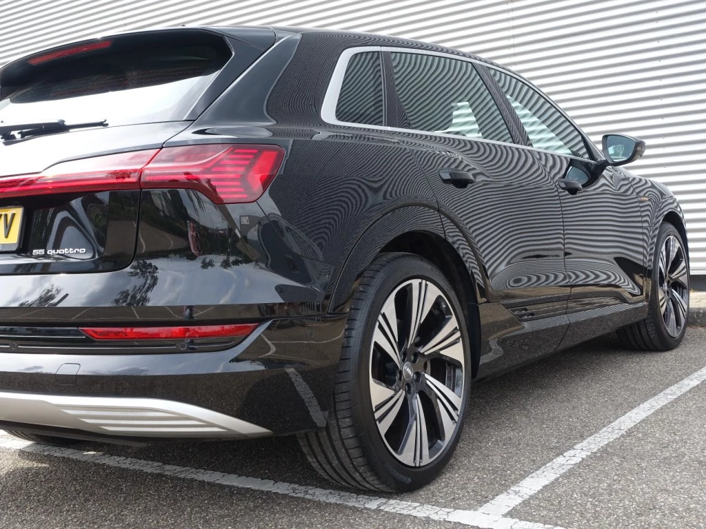 Hoofdafbeelding Audi e-tron