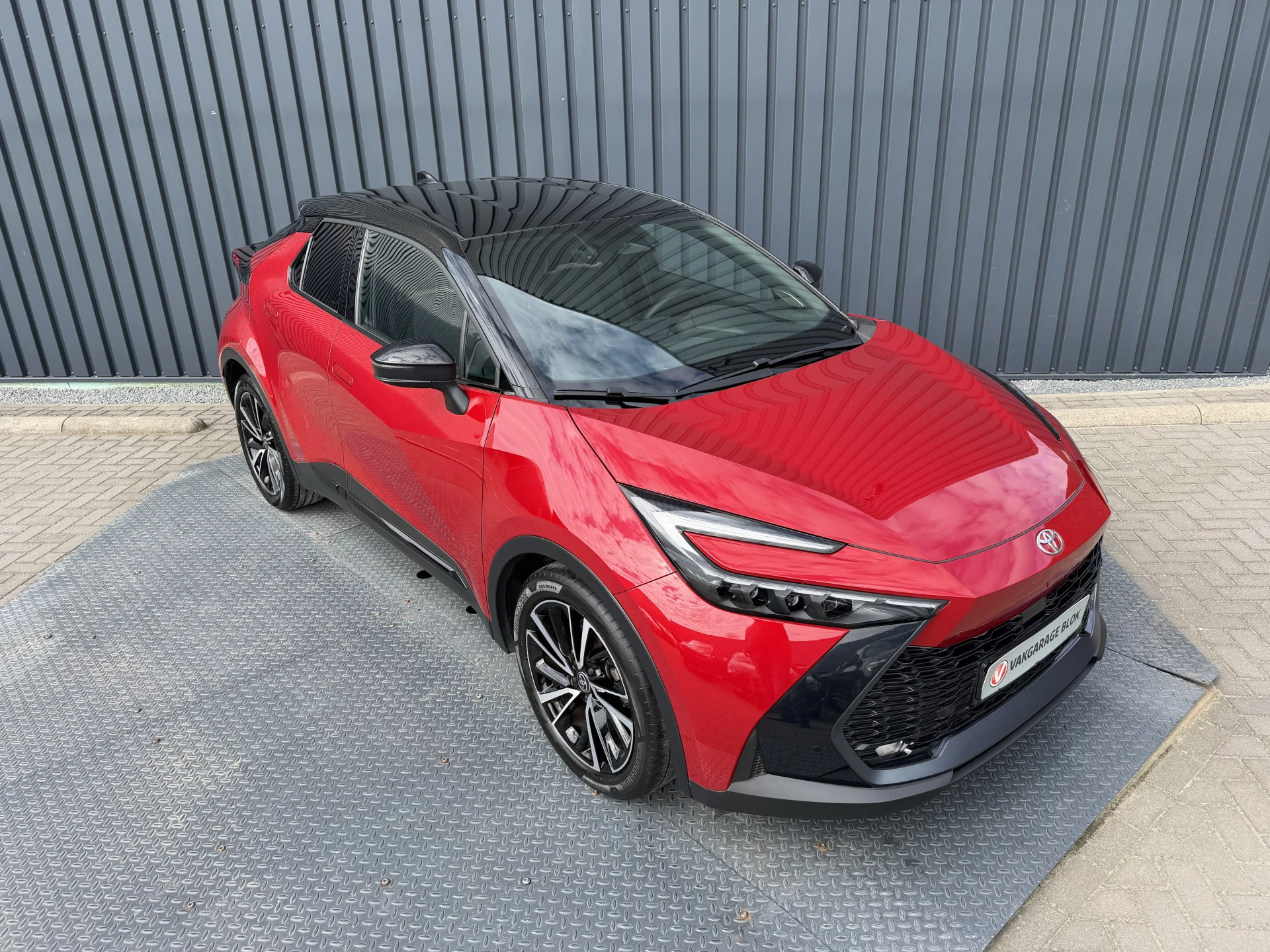 Hoofdafbeelding Toyota C-HR