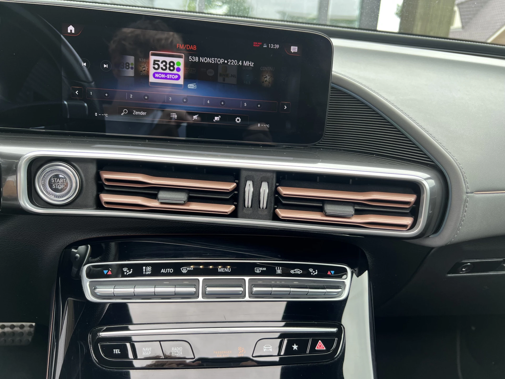Hoofdafbeelding Mercedes-Benz EQC