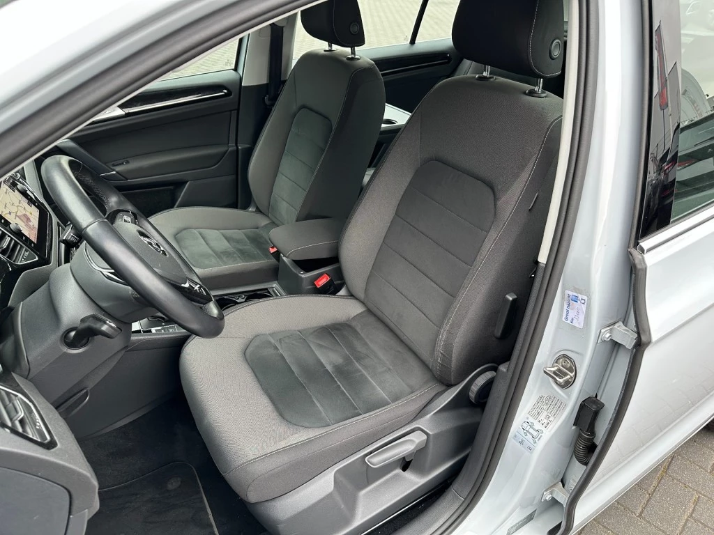 Hoofdafbeelding Volkswagen Golf Sportsvan