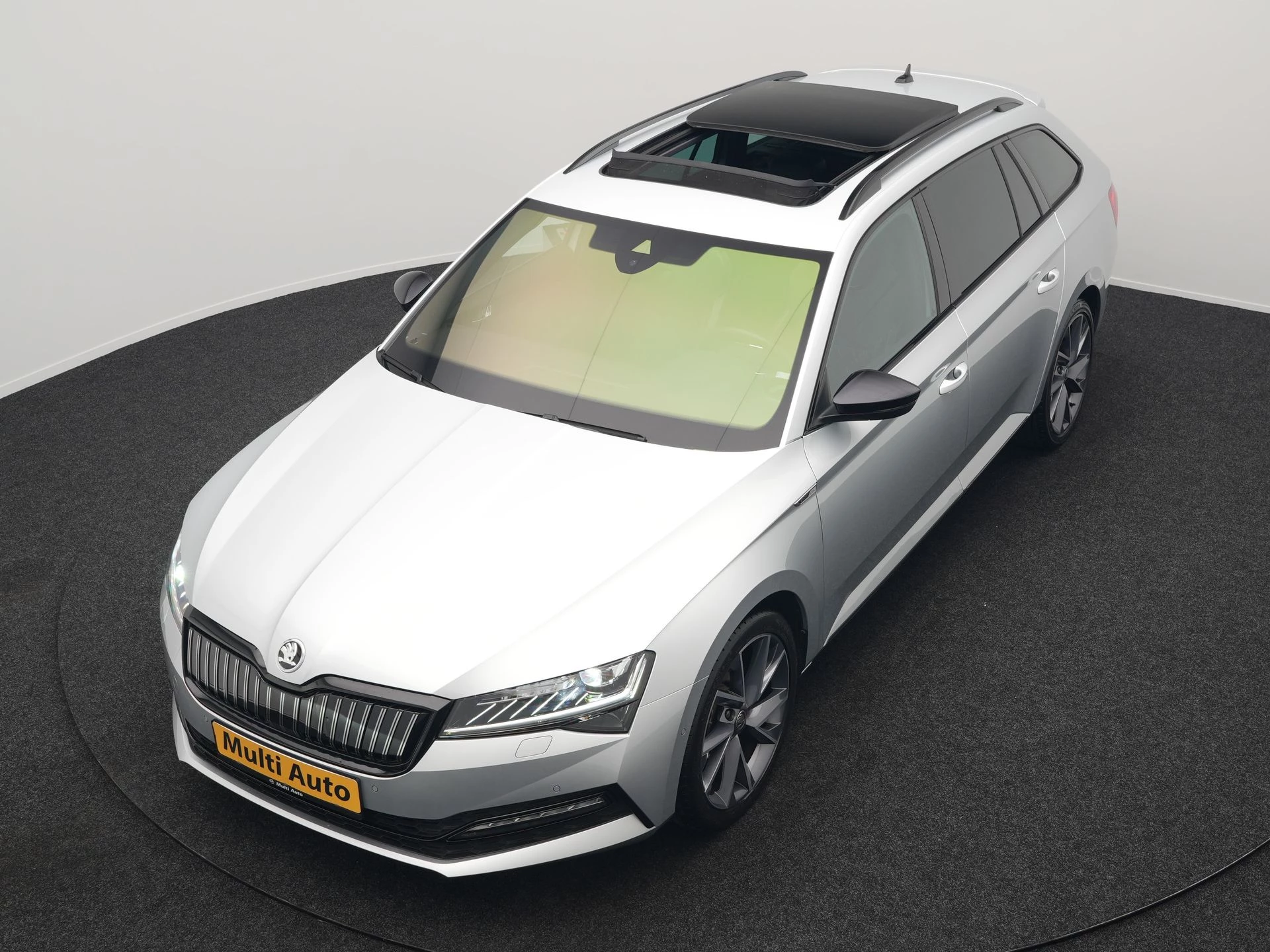 Hoofdafbeelding Škoda Superb