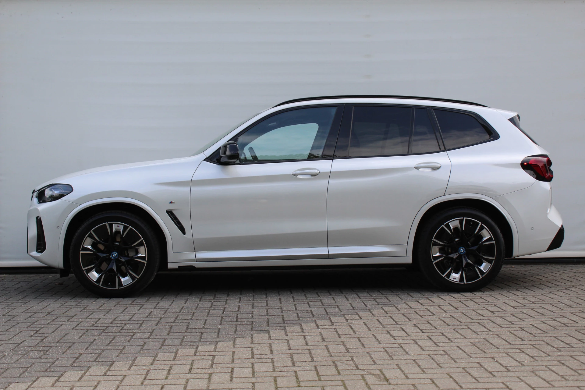 Hoofdafbeelding BMW iX3