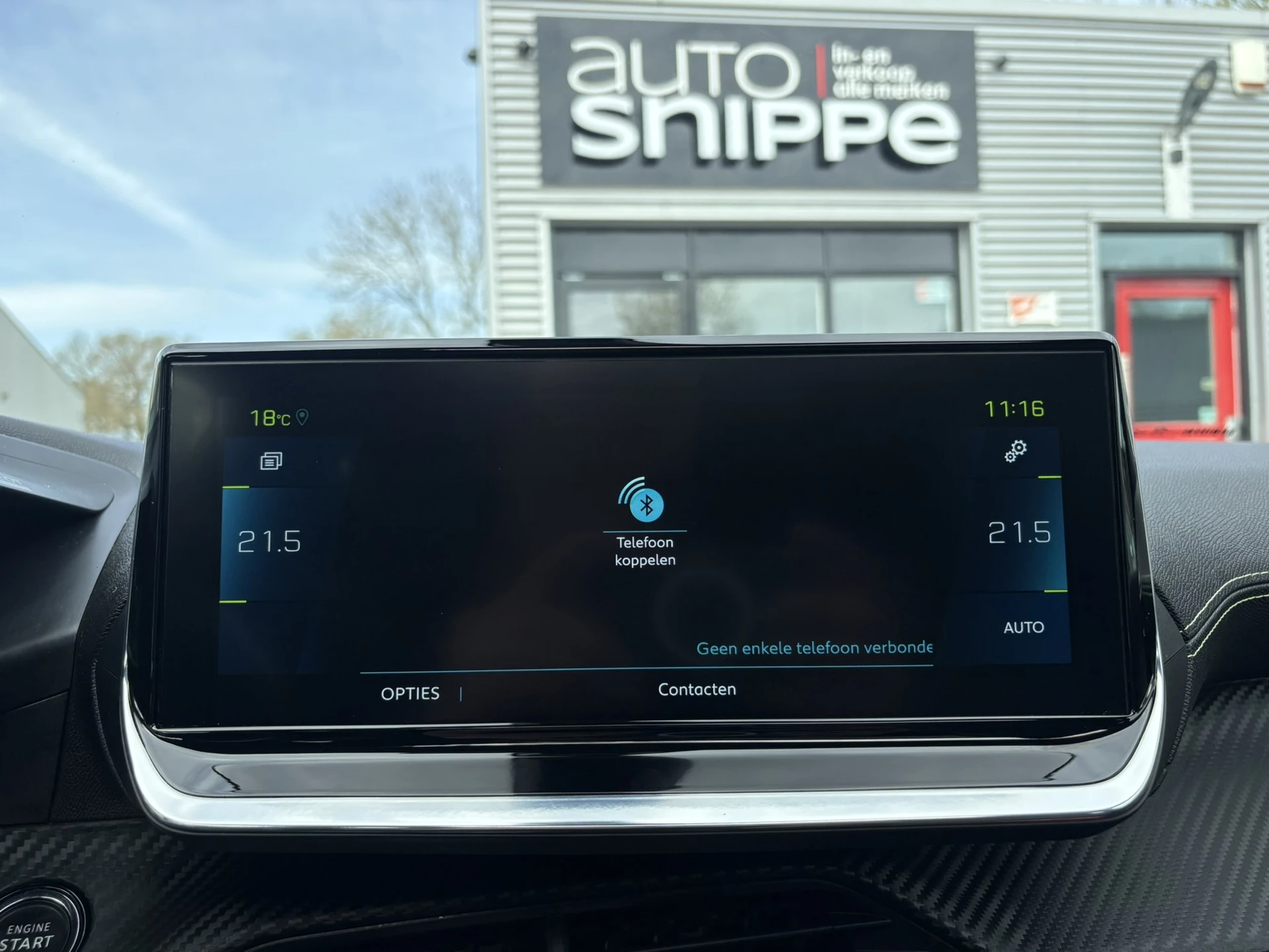 Hoofdafbeelding Peugeot e-2008