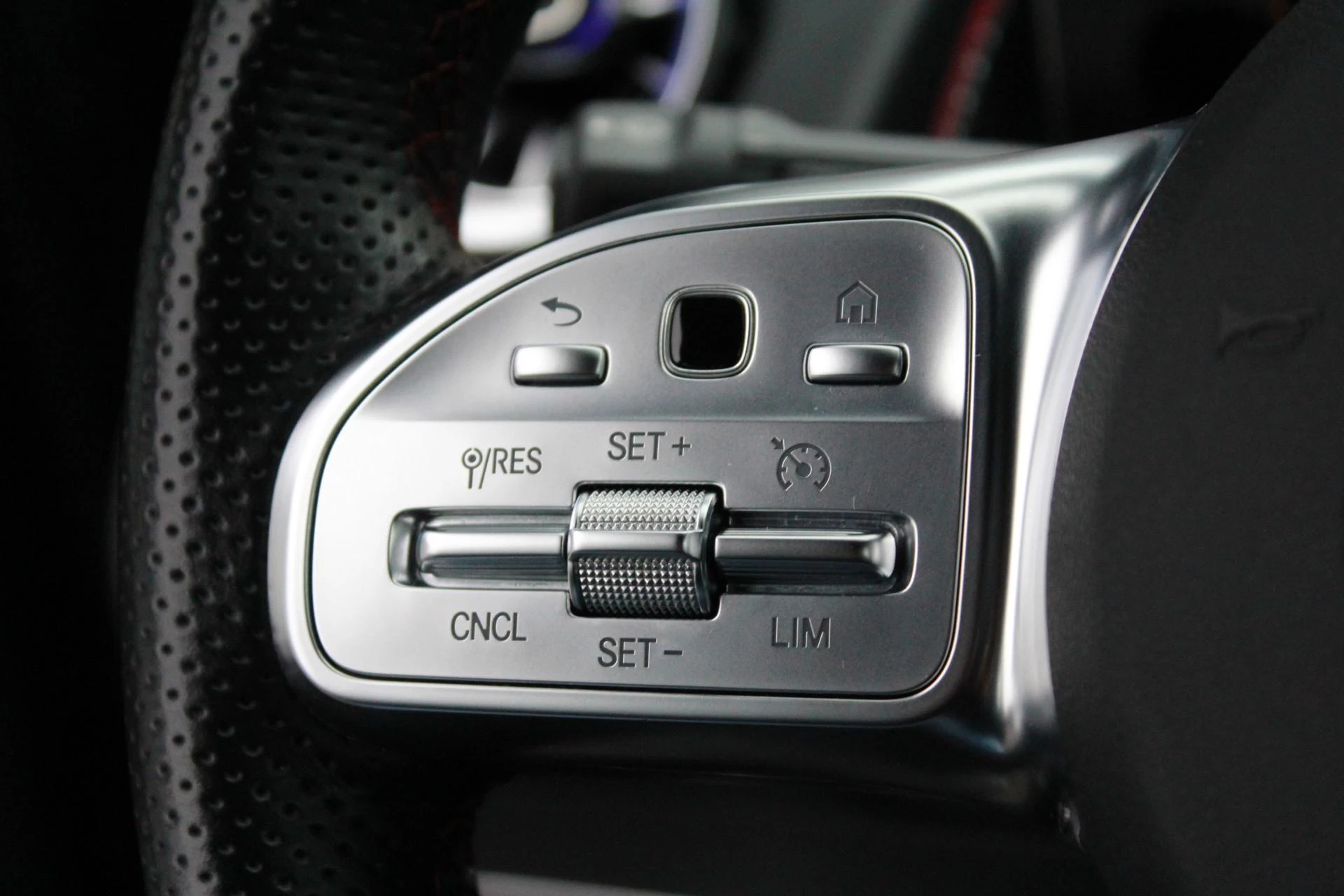 Hoofdafbeelding Mercedes-Benz EQB