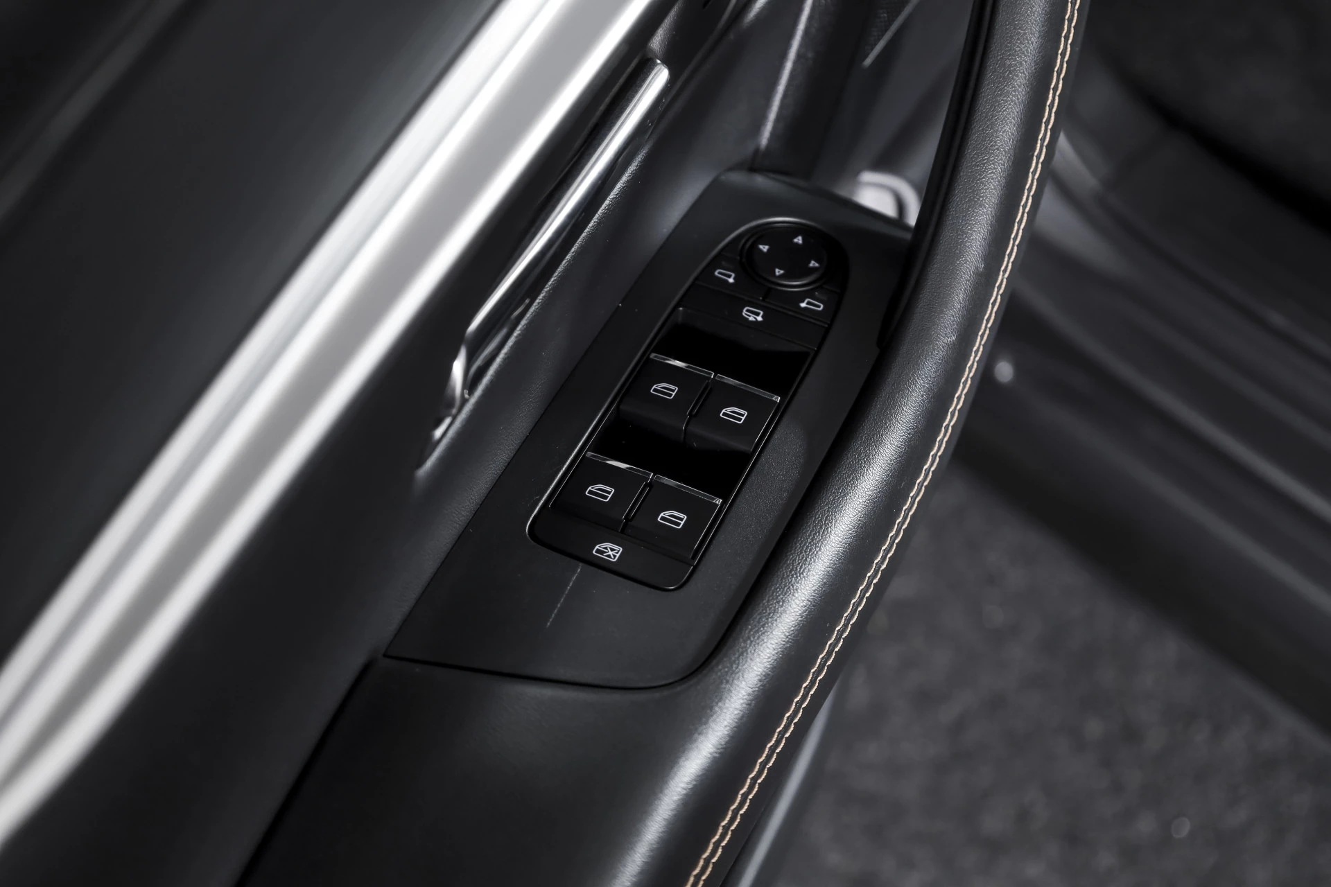 Hoofdafbeelding Mazda CX-60