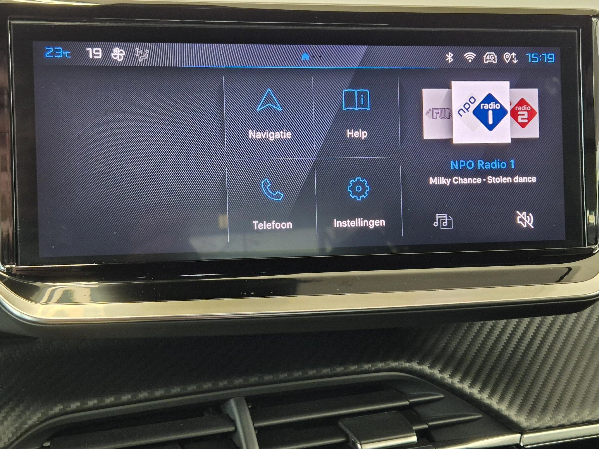 Hoofdafbeelding Peugeot e-2008