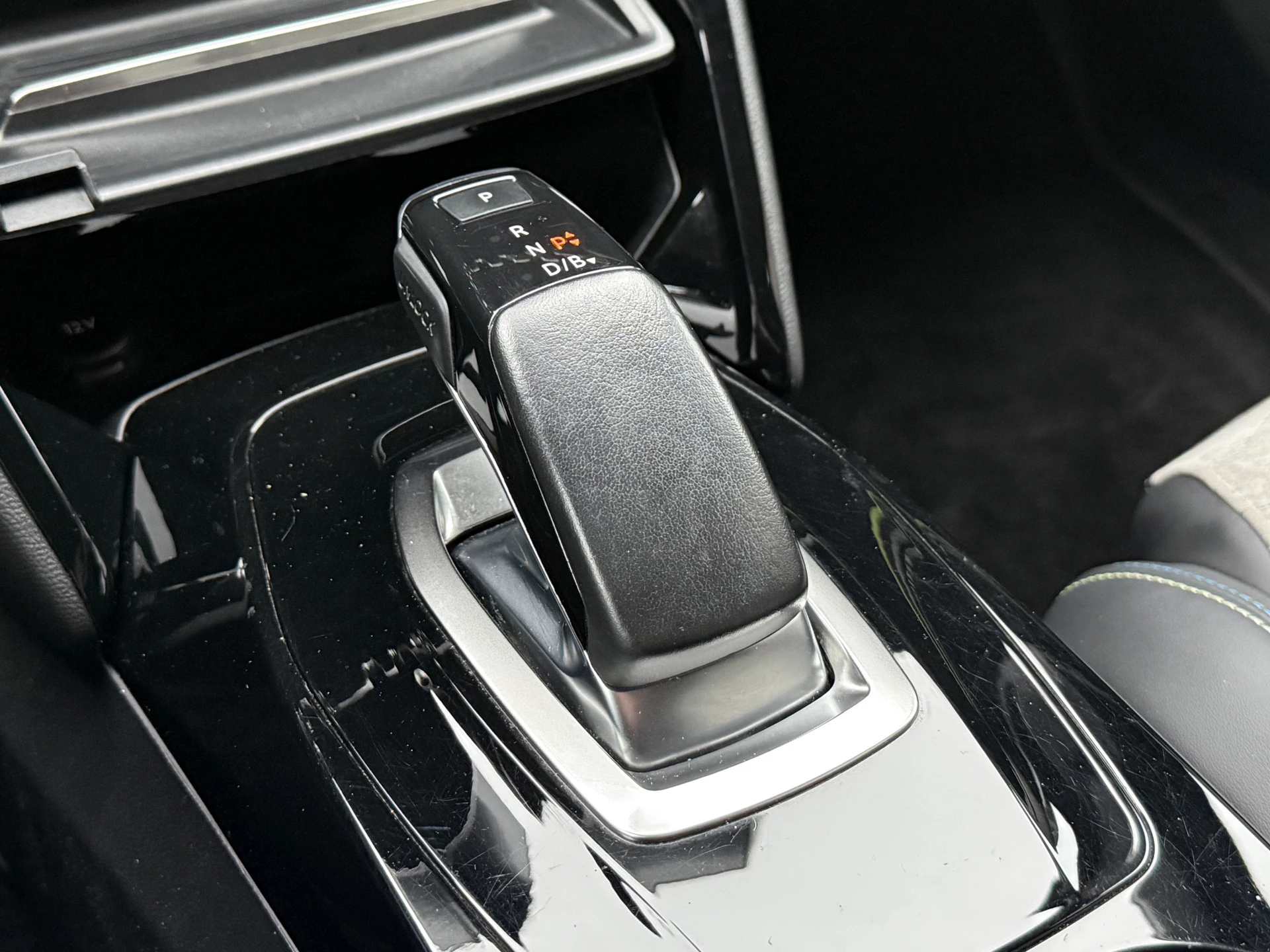 Hoofdafbeelding Peugeot e-2008