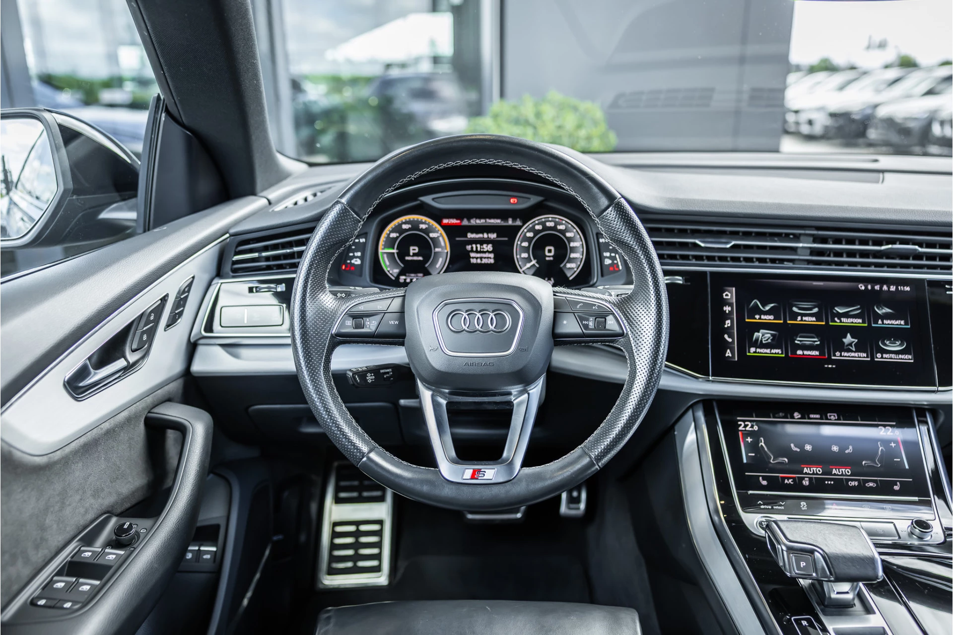 Hoofdafbeelding Audi Q8