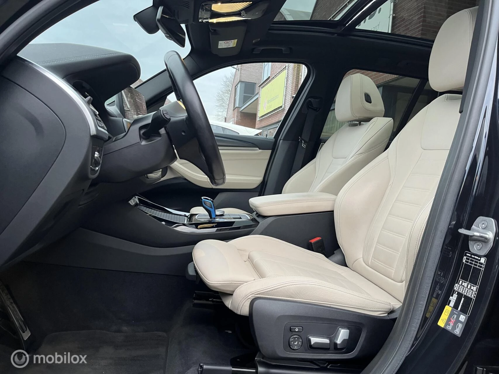 Hoofdafbeelding BMW iX3