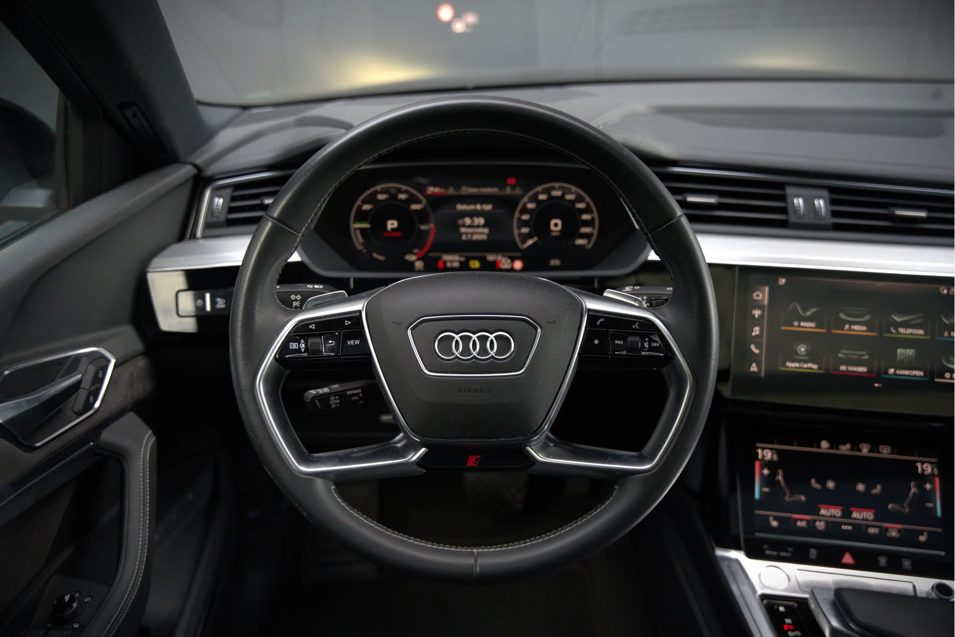 Hoofdafbeelding Audi e-tron