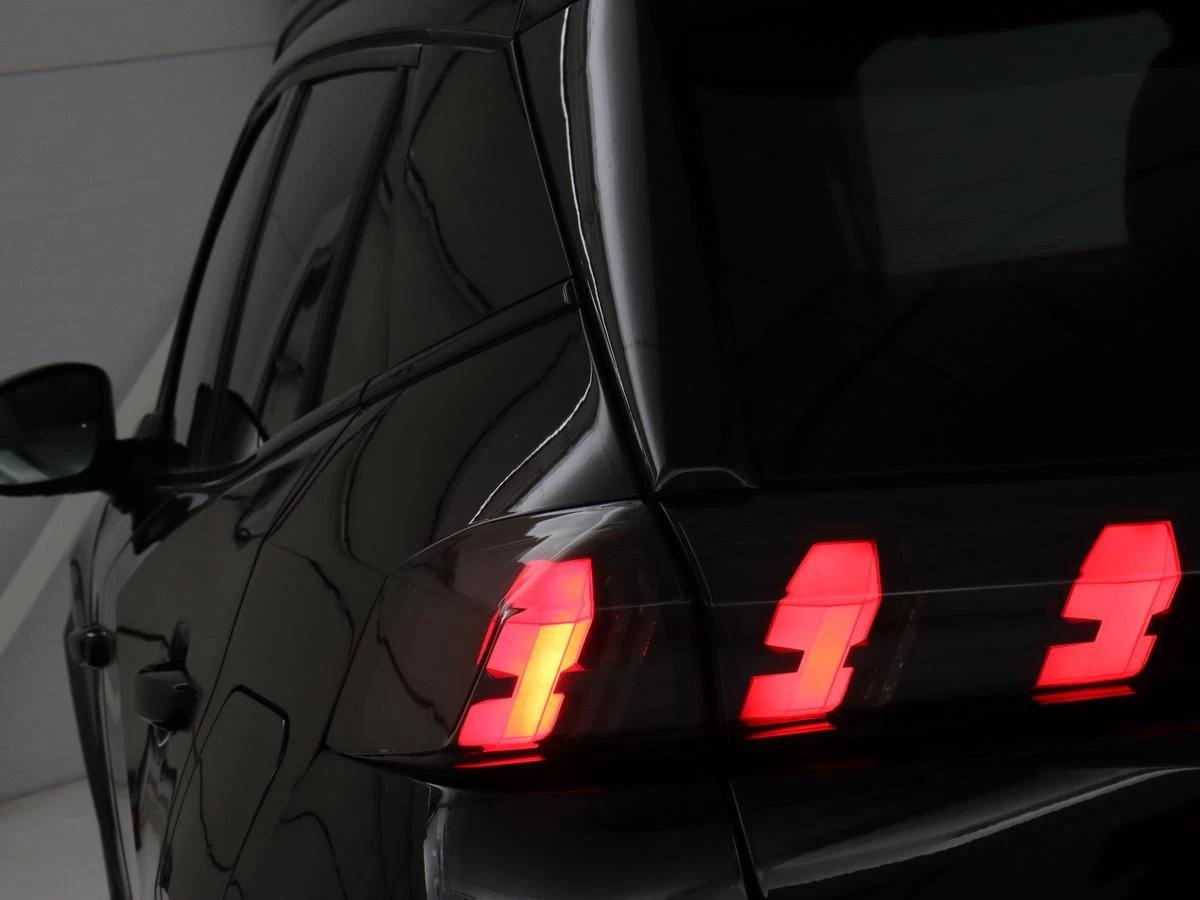 Hoofdafbeelding Peugeot e-2008